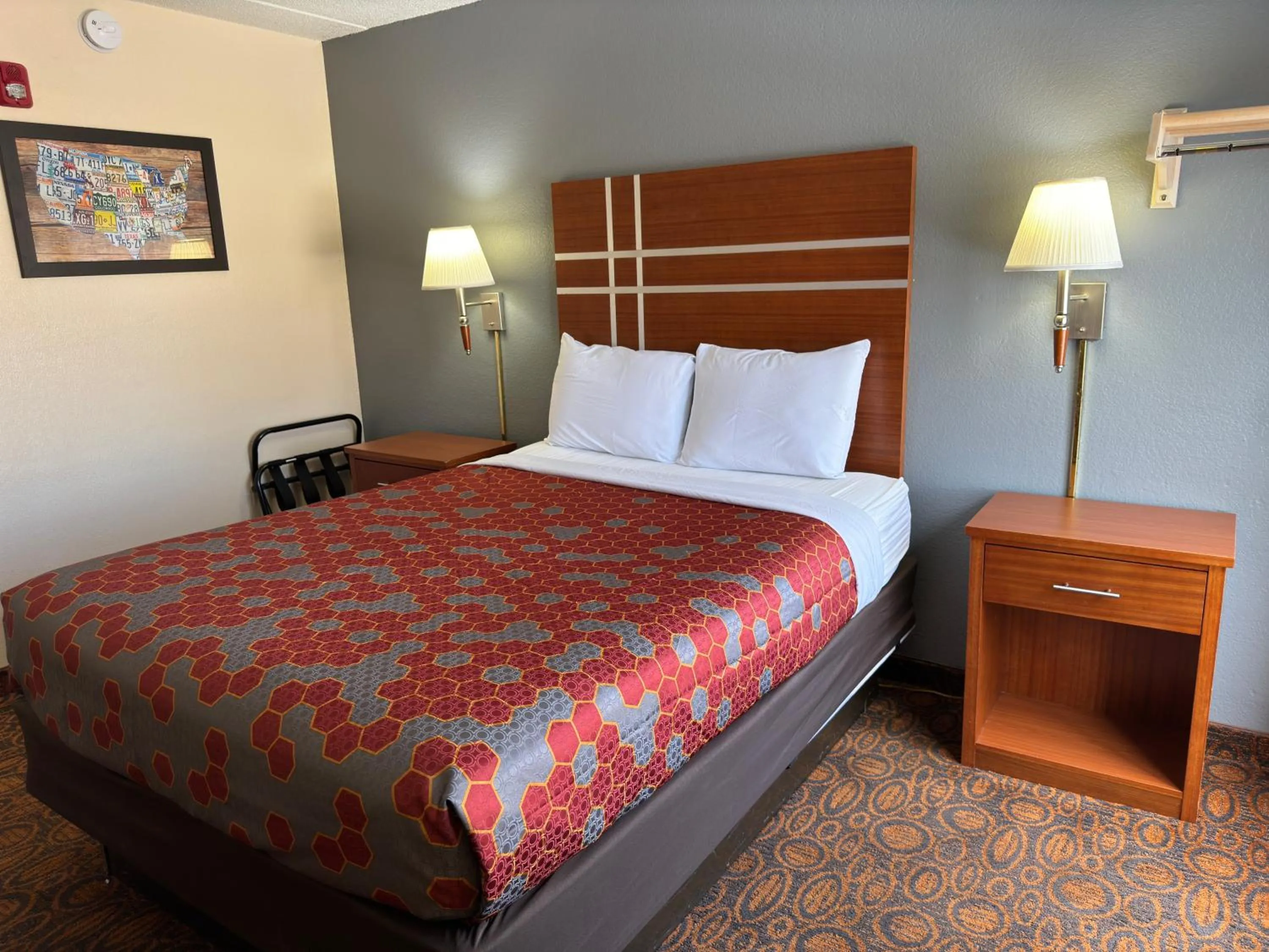 Bed in Econo Lodge Waite Park - St Cloud