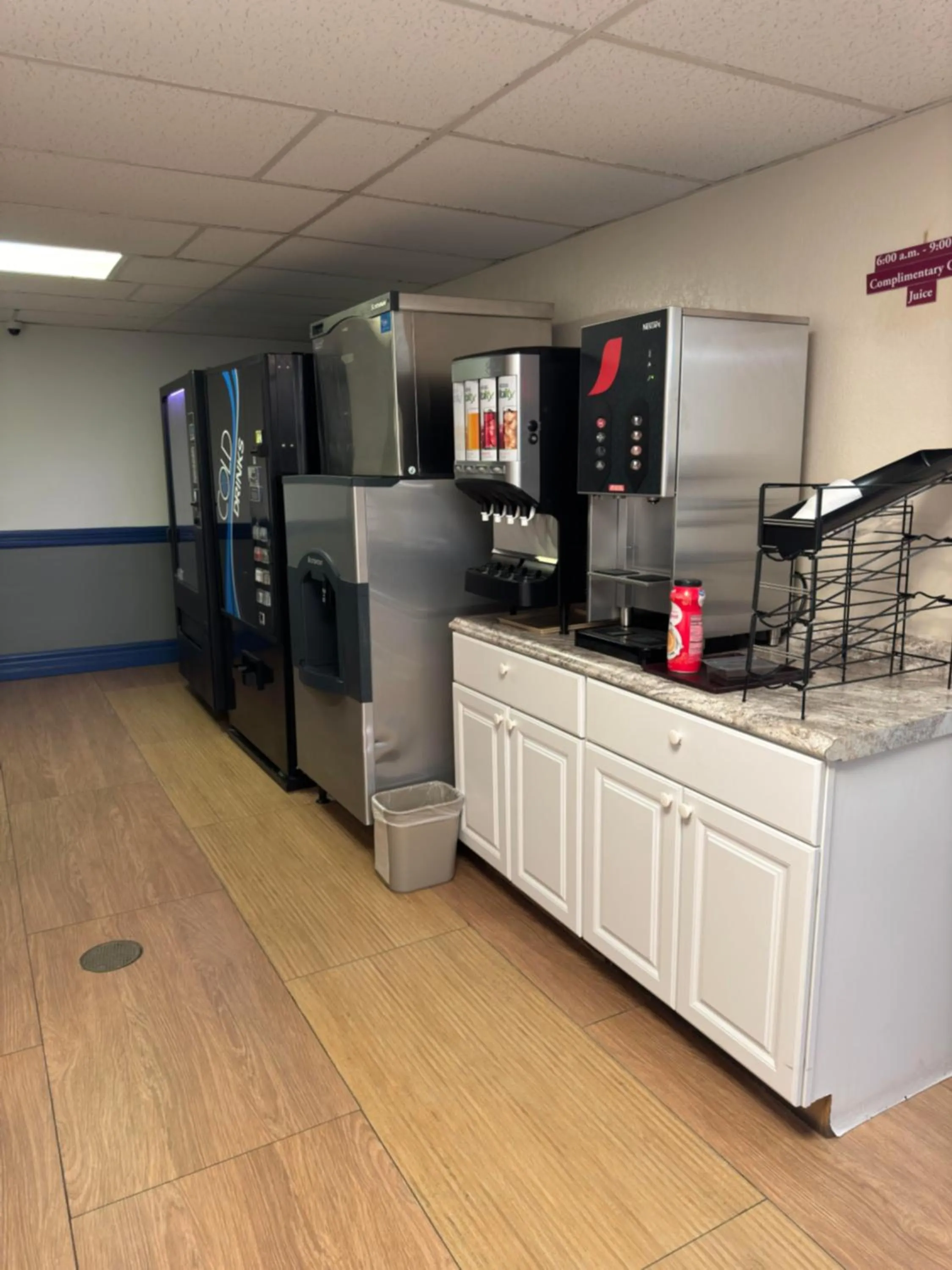 Coffee/tea facilities in Econo Lodge Waite Park - St Cloud