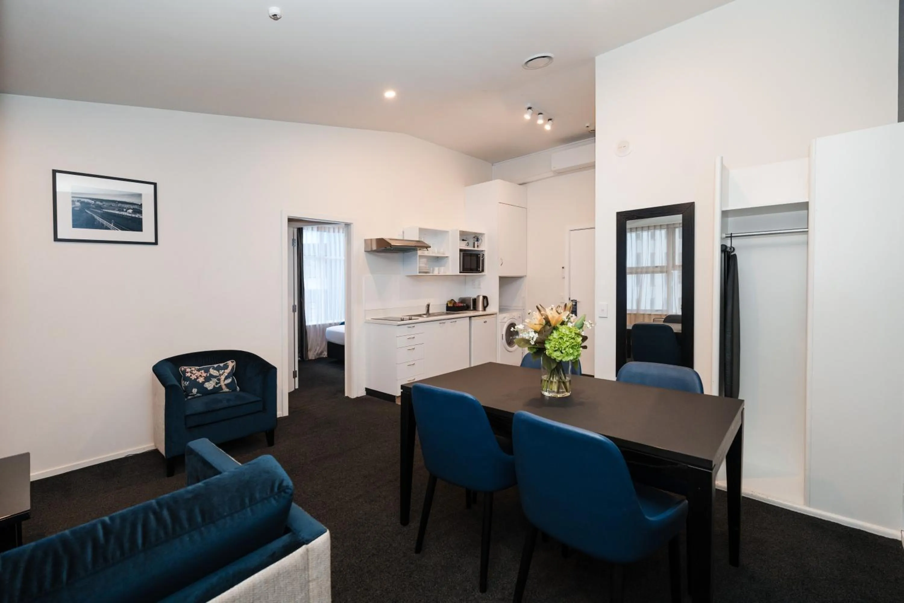 Kitchen or kitchenette in Gilmer Apartment Hotel