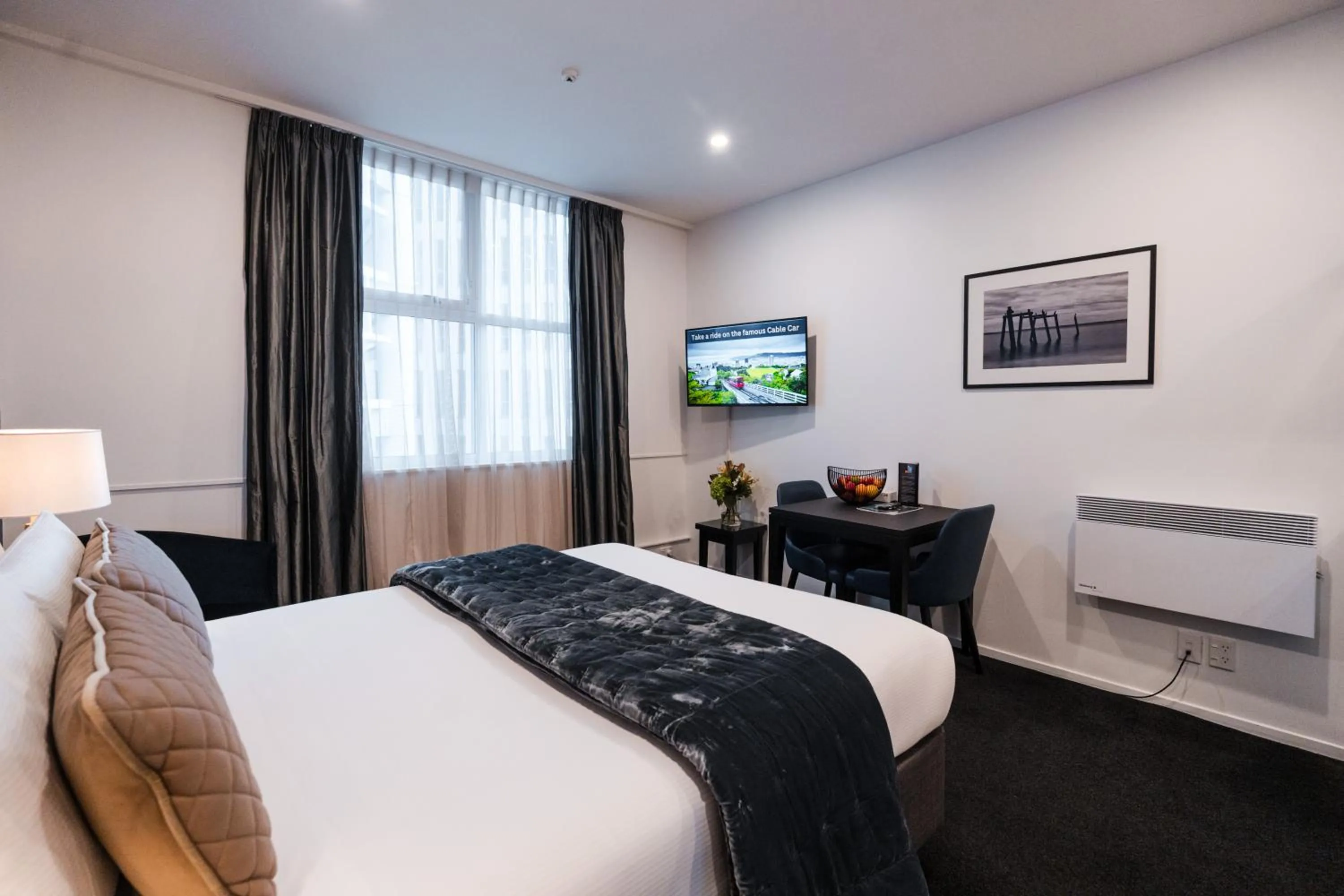 Bed in Gilmer Apartment Hotel