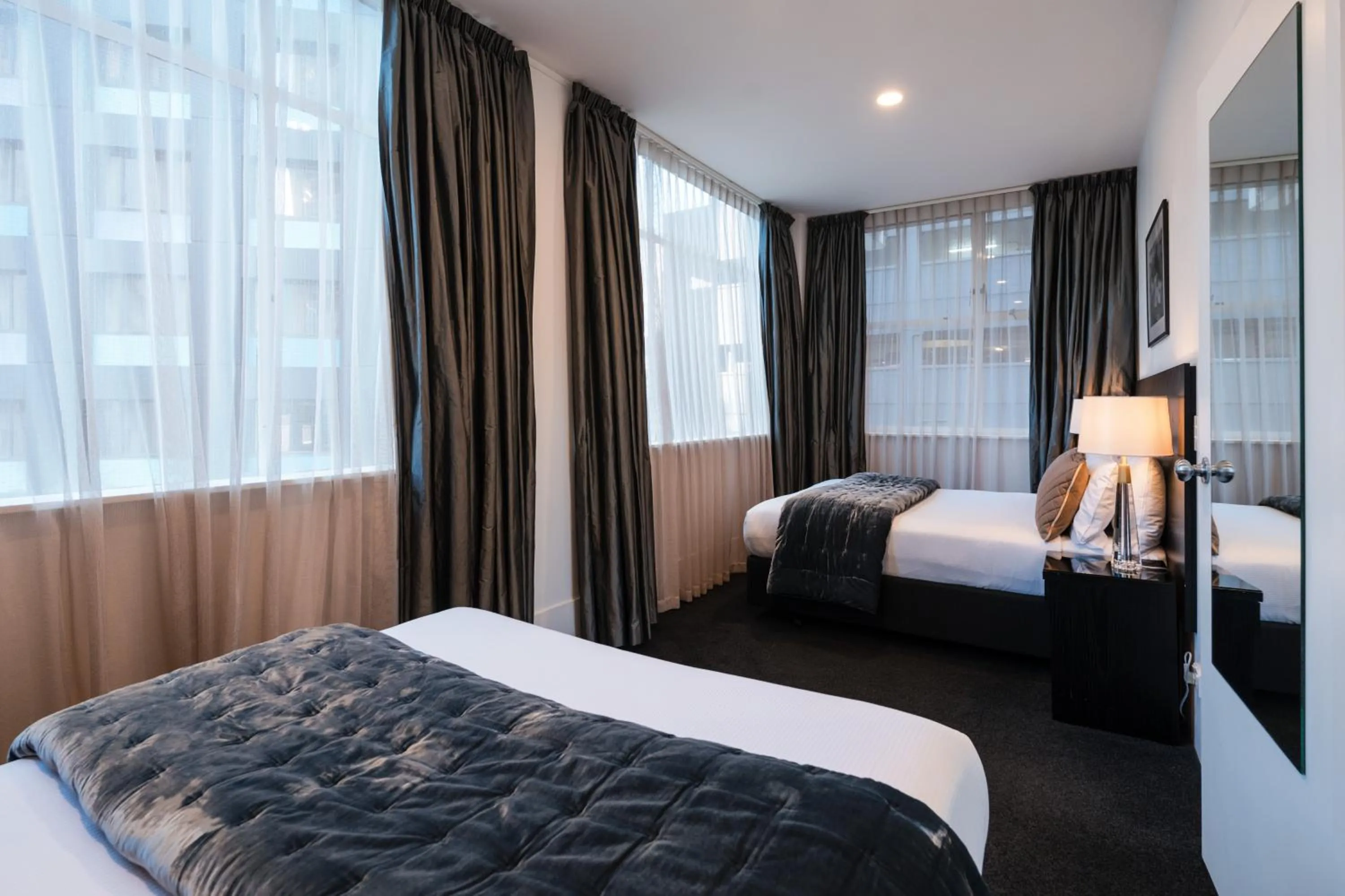 Bedroom, Bed in Gilmer Apartment Hotel