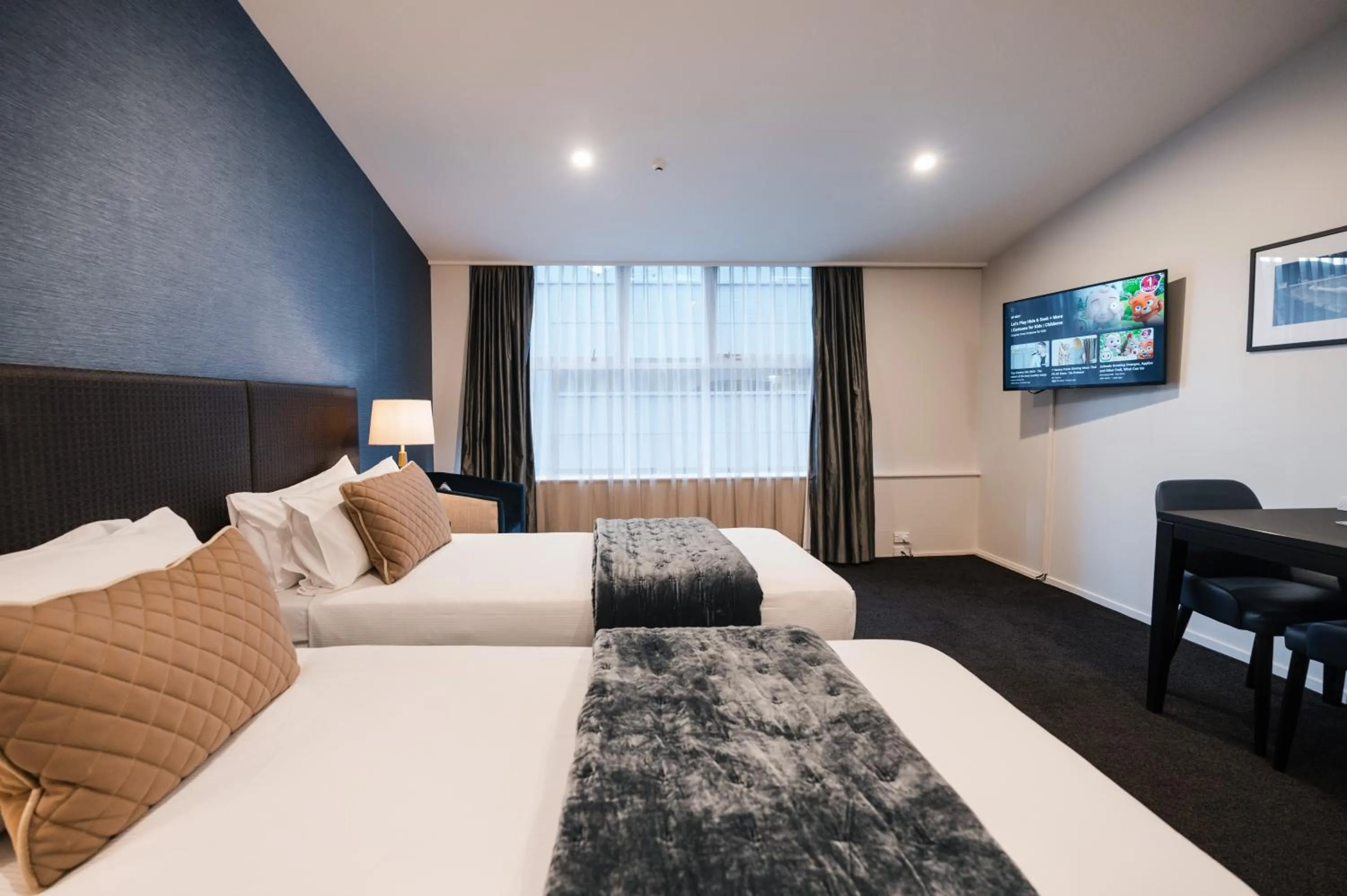 Bed in Gilmer Apartment Hotel