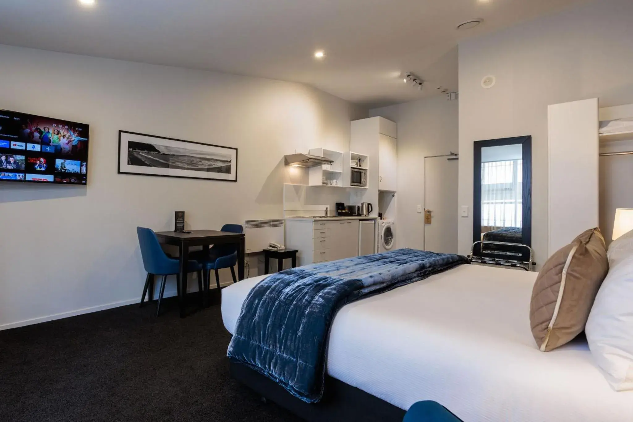 Bed in Gilmer Apartment Hotel Bed in Gilmer Apartment Hotel