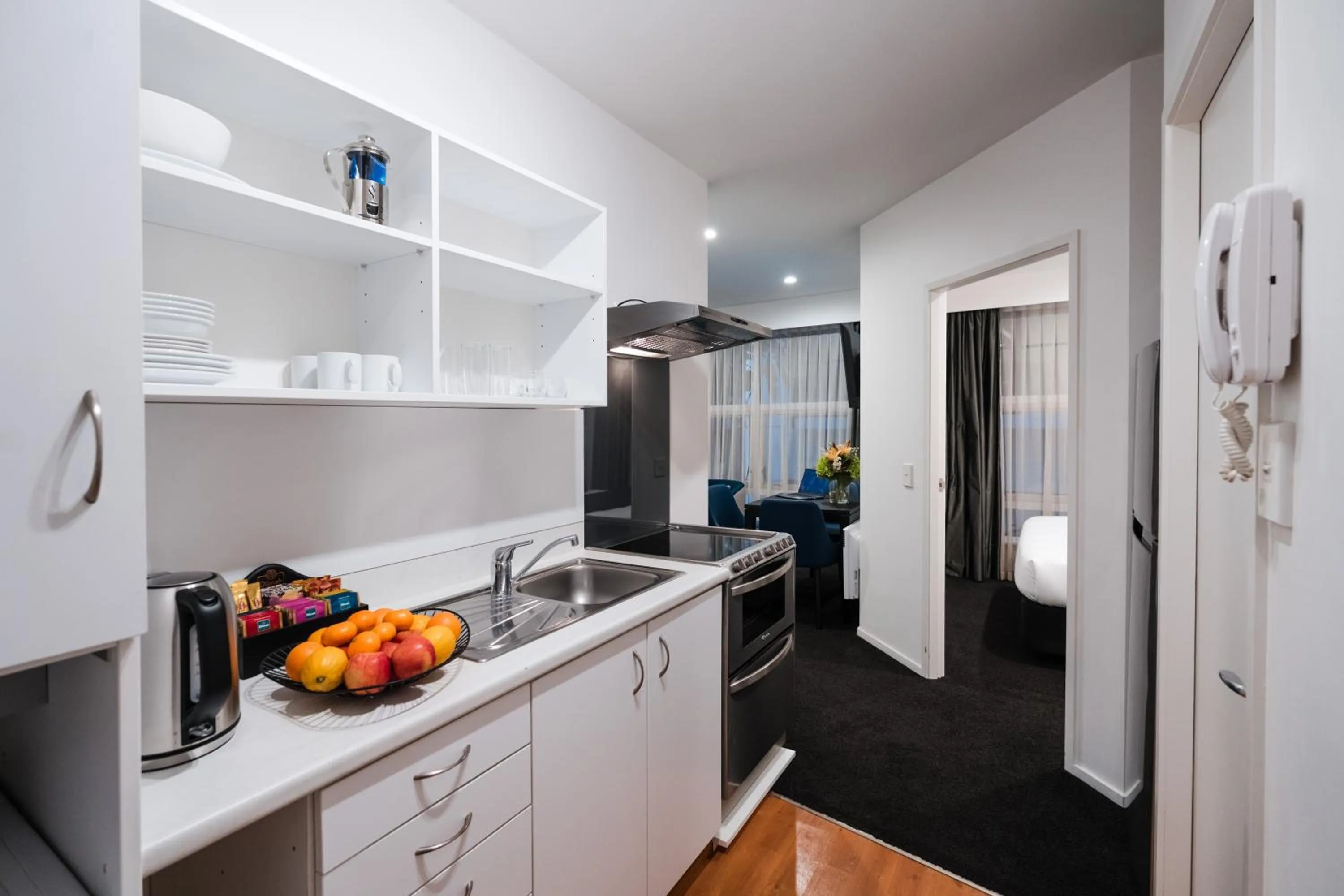 Kitchen or kitchenette in Gilmer Apartment Hotel