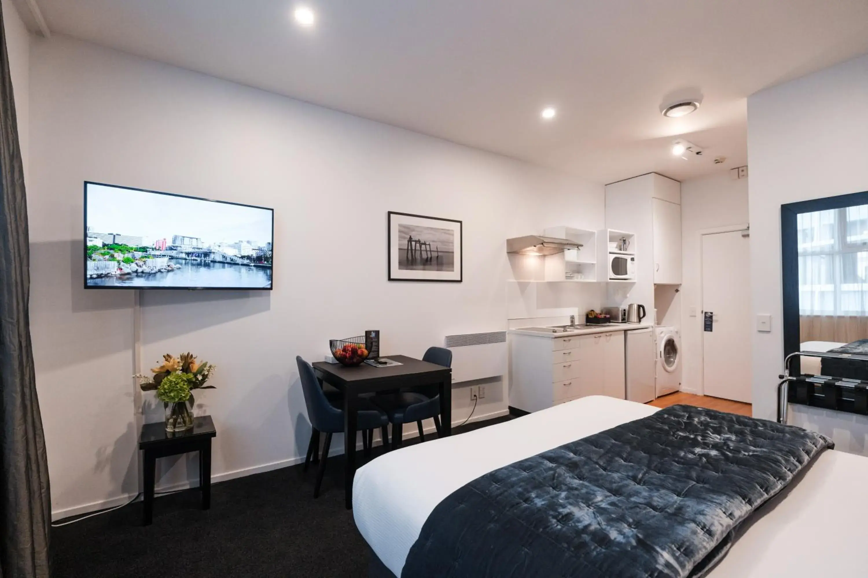 Queen Apartment in Gilmer Apartment Hotel Queen Apartment in Gilmer Apartment Hotel