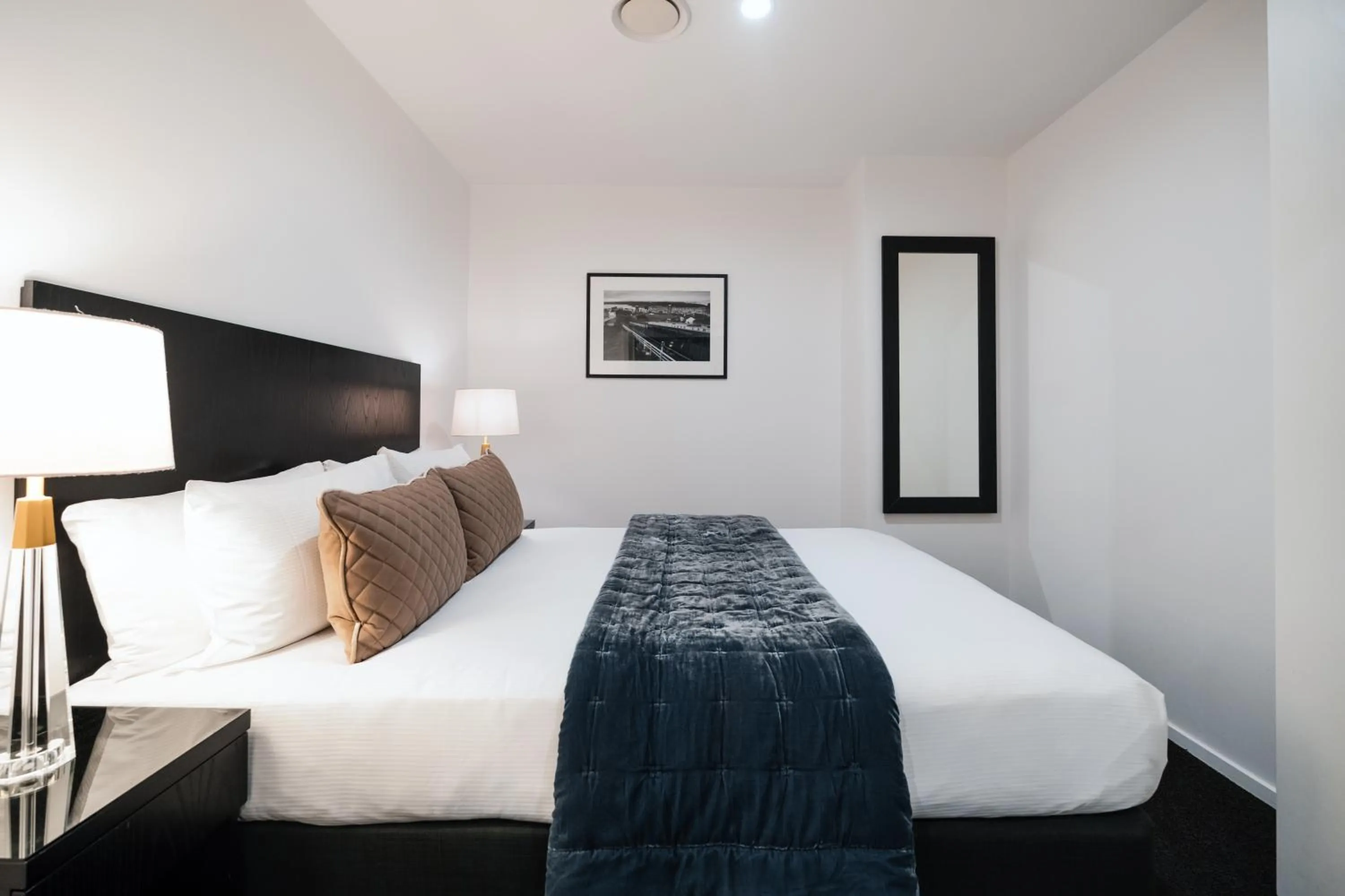 Bed in Gilmer Apartment Hotel