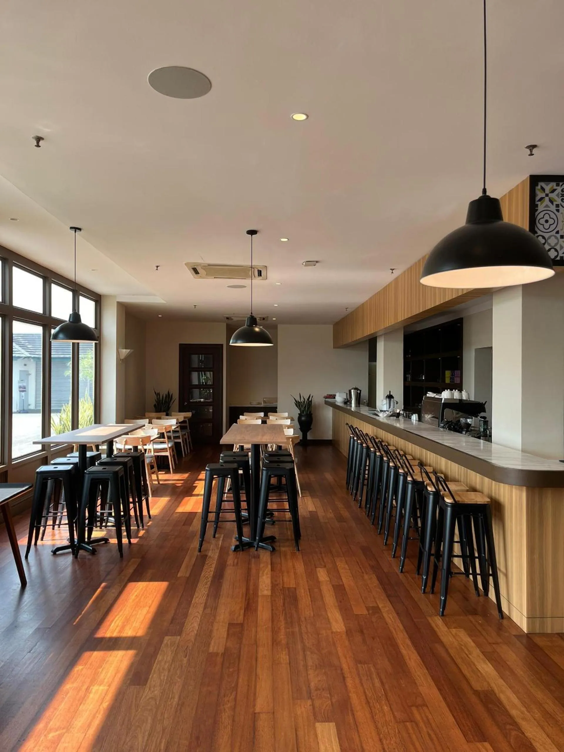 Restaurant/places to eat in Tune Hotel KLIA Aeropolis (Airport Hotel)