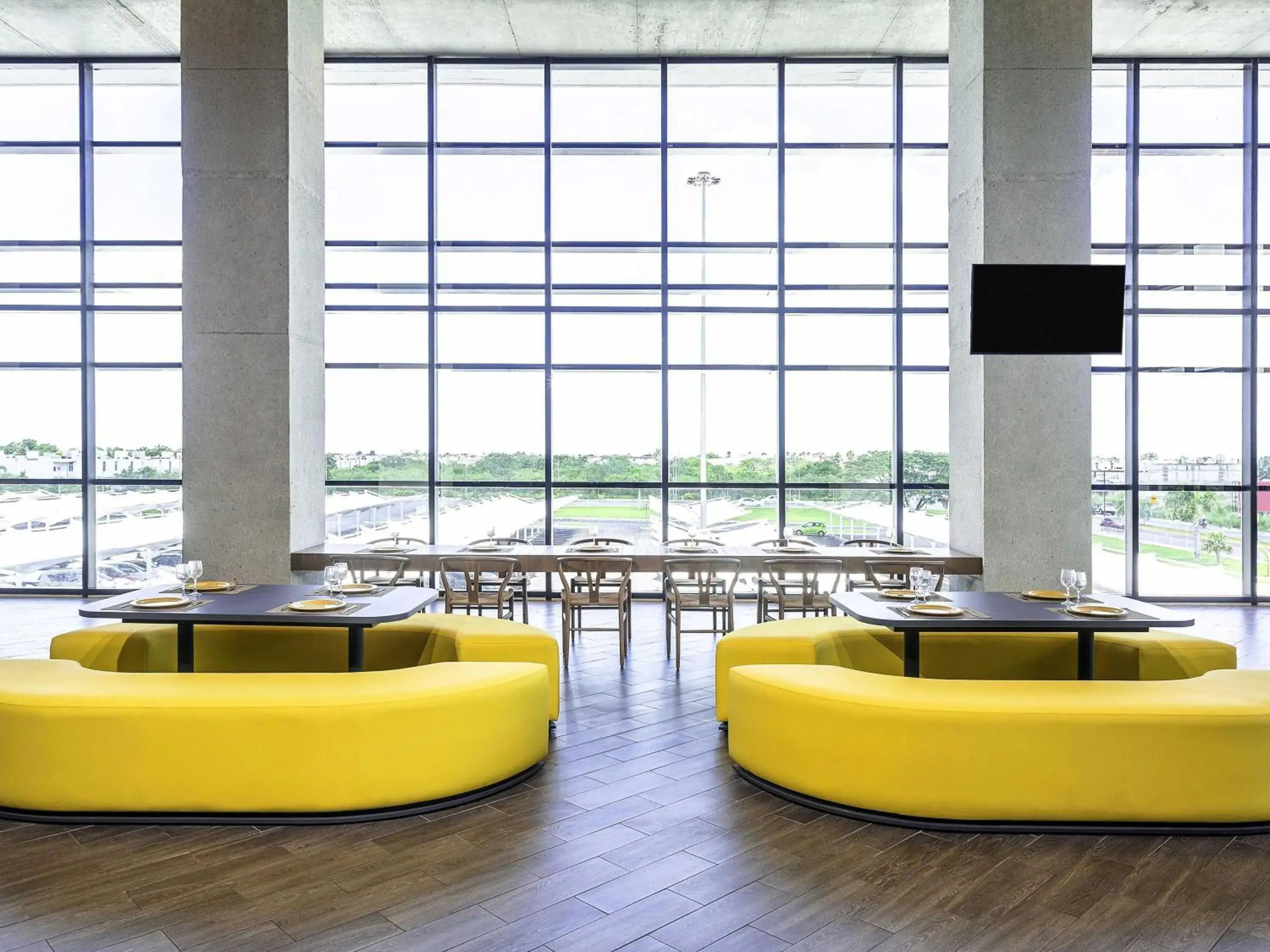 Lounge or bar in Ibis Styles Merida Galerias Lounge or bar in Ibis Styles Merida Galerias