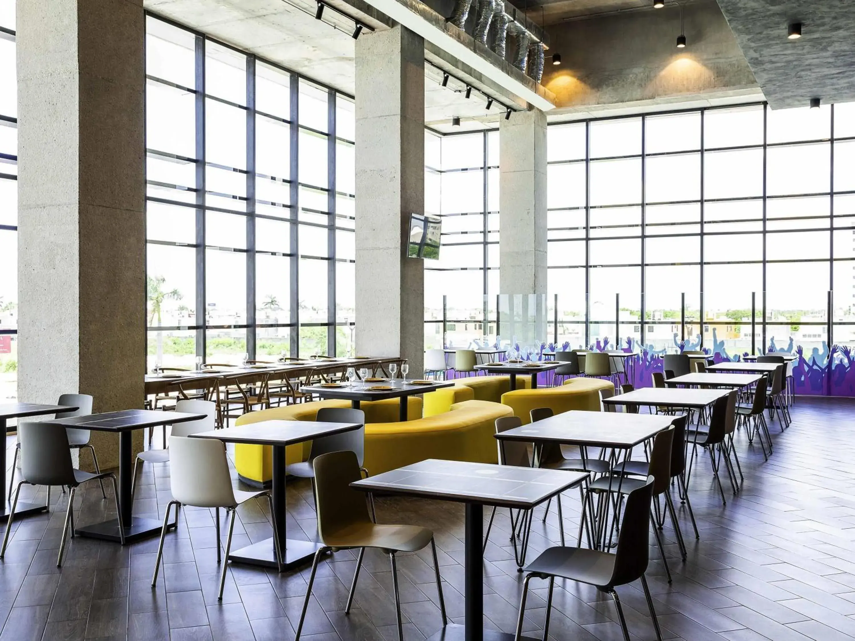 Lounge or bar in Ibis Styles Merida Galerias Lounge or bar in Ibis Styles Merida Galerias