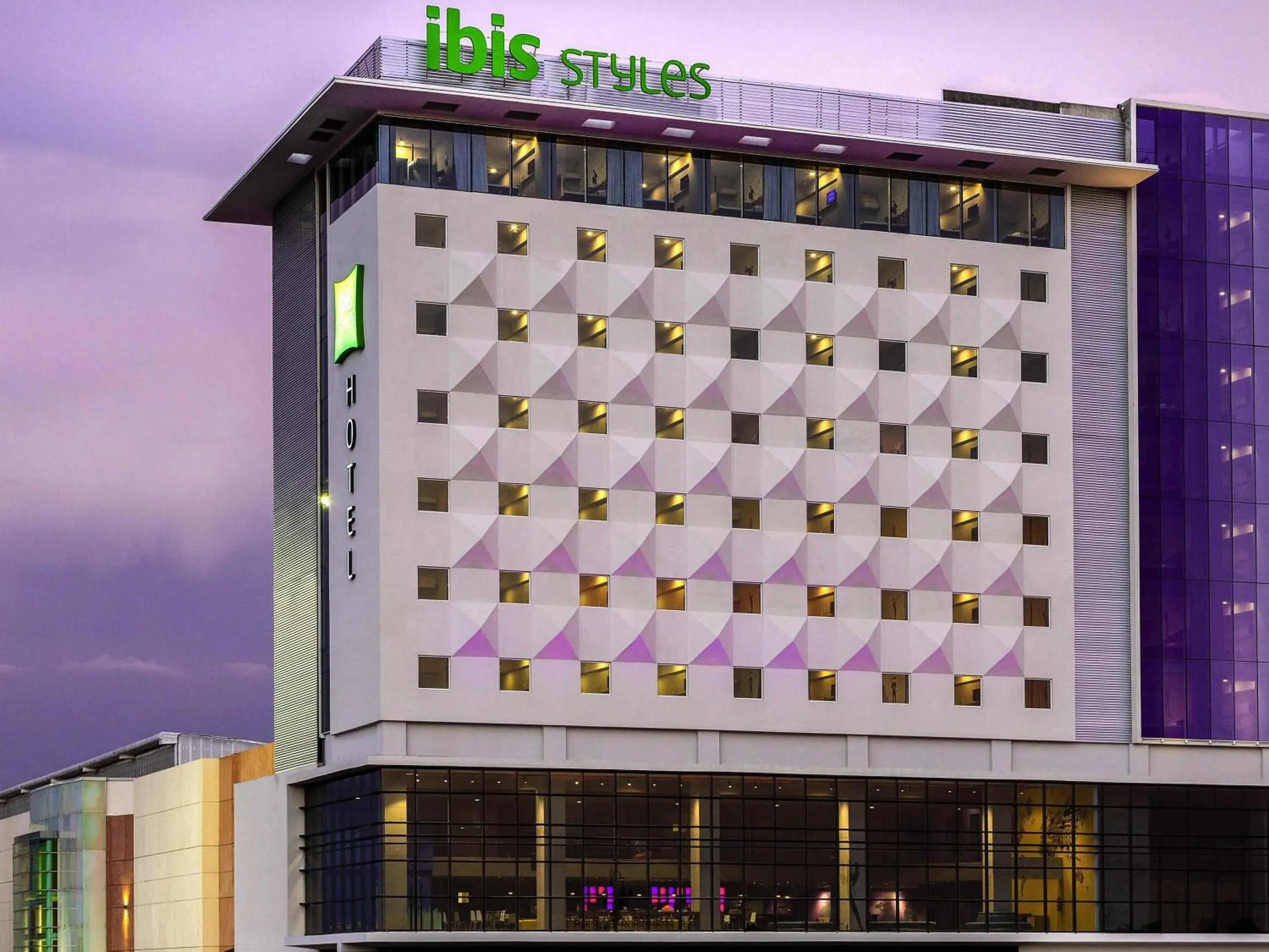 Property building in Ibis Styles Merida Galerias Property building in Ibis Styles Merida Galerias