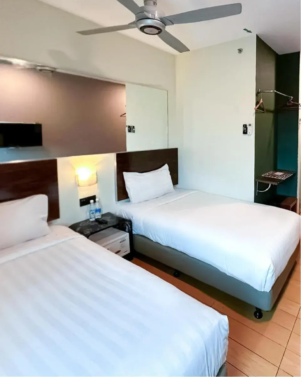 Bed in Tune Hotel – Kota Bharu City Centre Bed in Tune Hotel – Kota Bharu City Centre