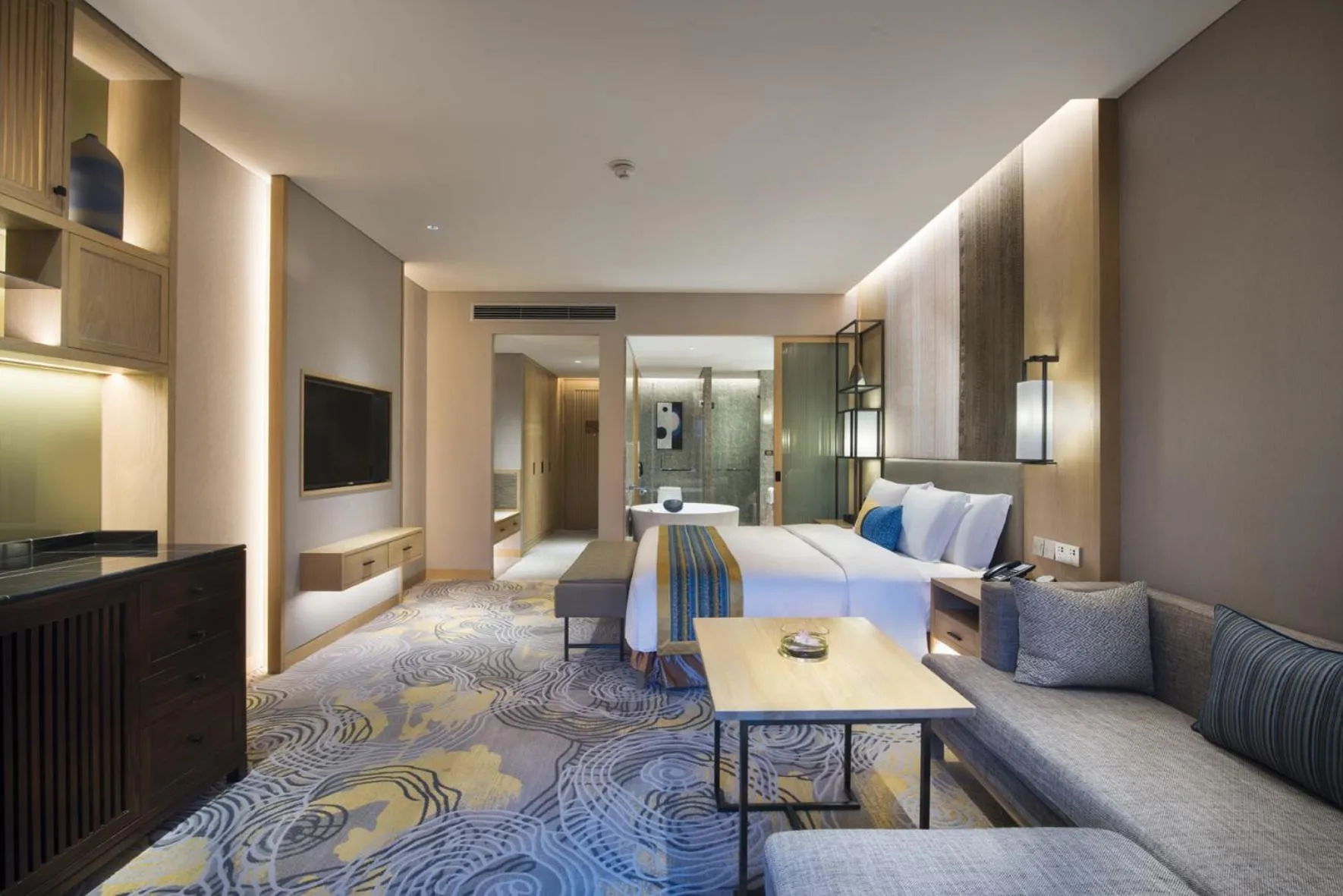 Photo of the whole room in Crowne Plaza - Kunming Ancient Dian Town by IHG