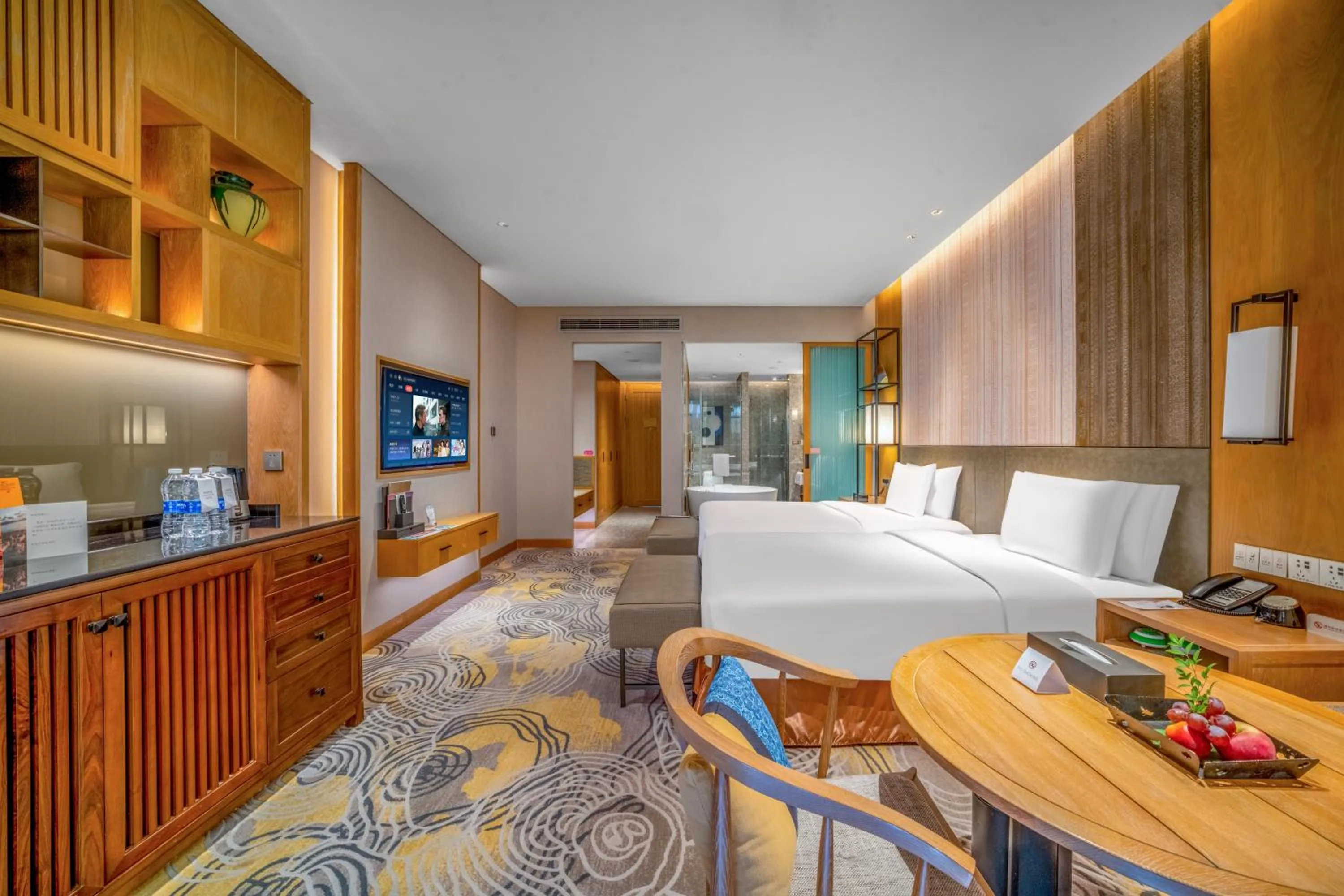 Bedroom in Crowne Plaza - Kunming Ancient Dian Town by IHG