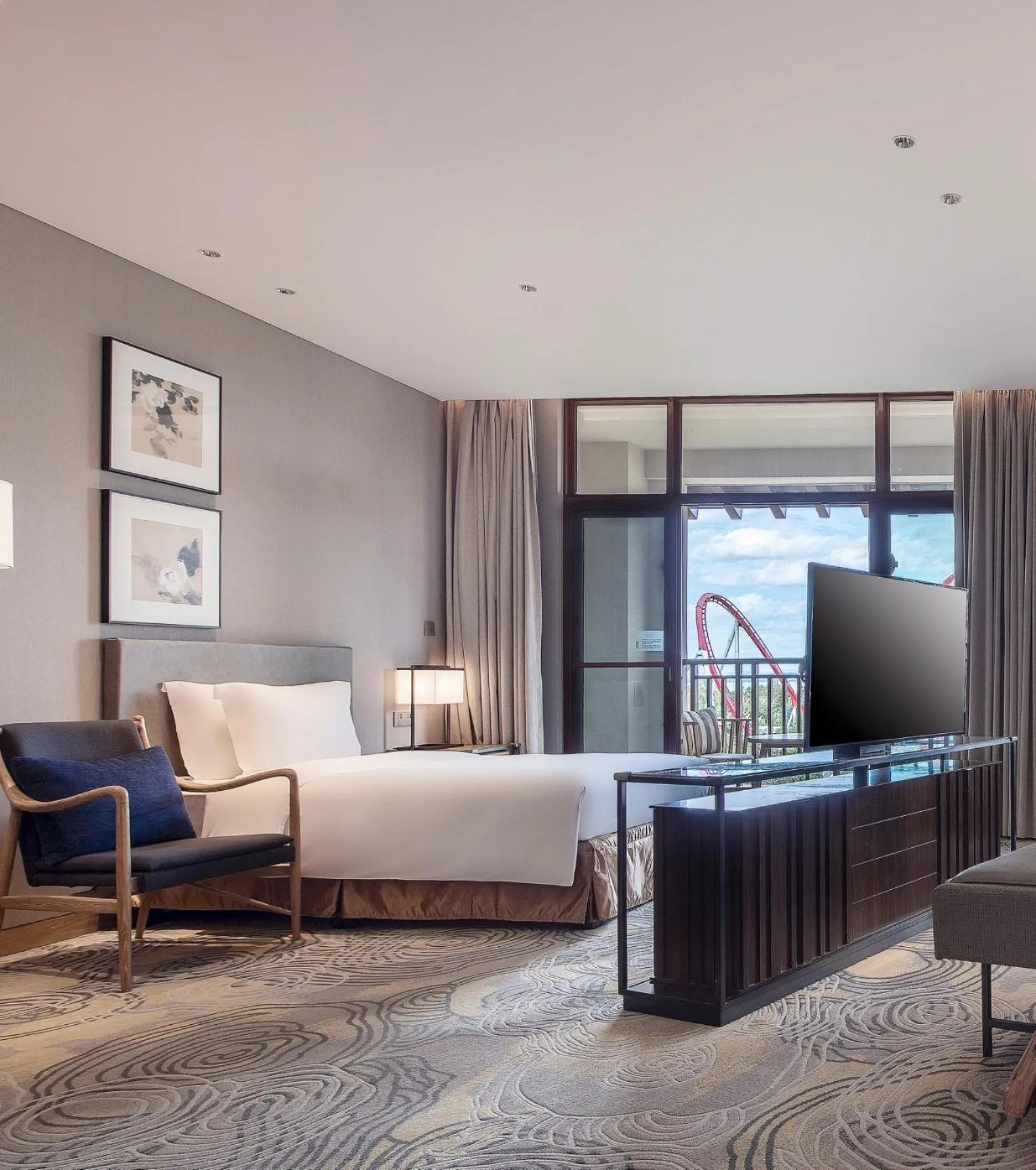 Bedroom, Bed in Crowne Plaza - Kunming Ancient Dian Town by IHG