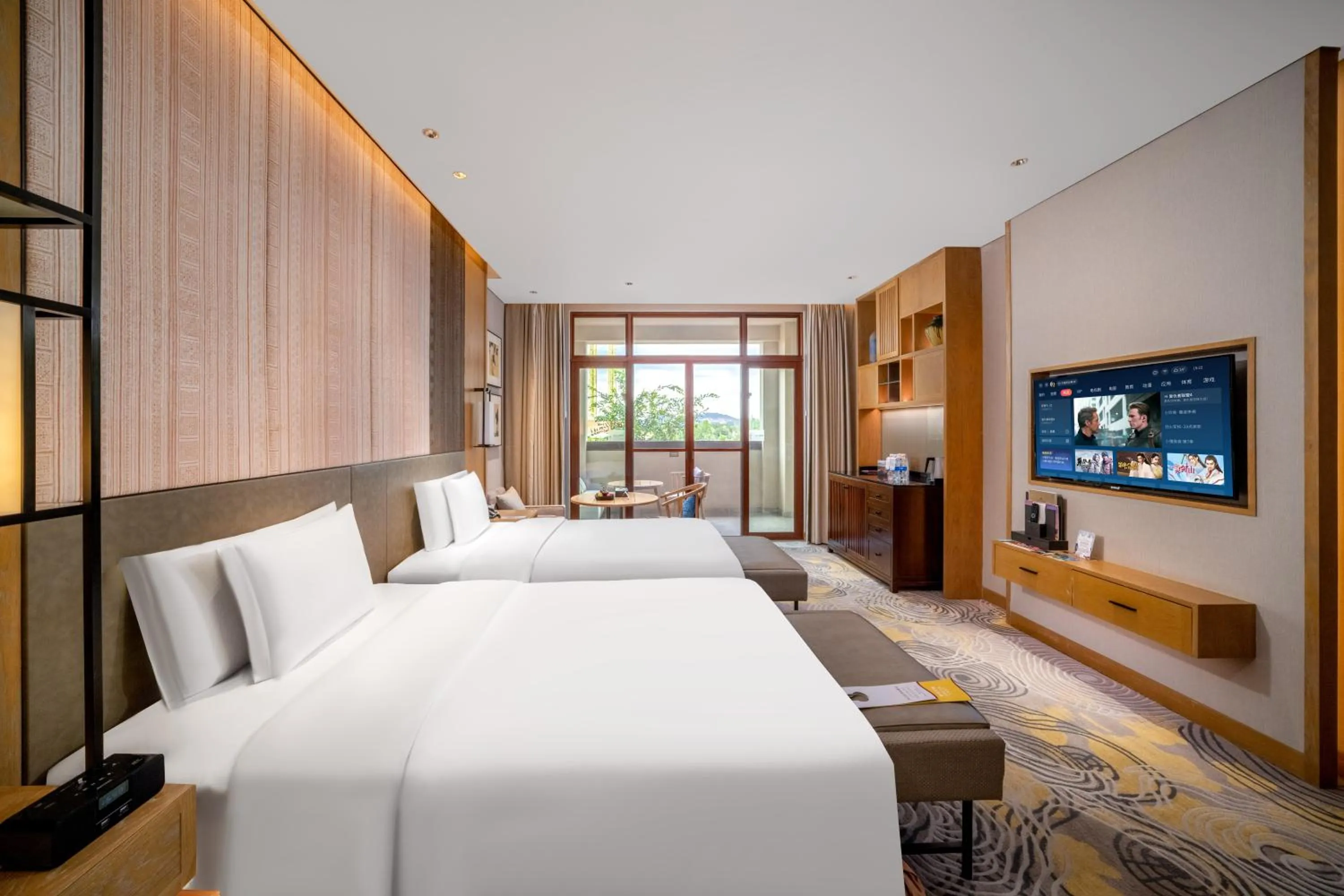 Bedroom, Bed in Crowne Plaza - Kunming Ancient Dian Town by IHG