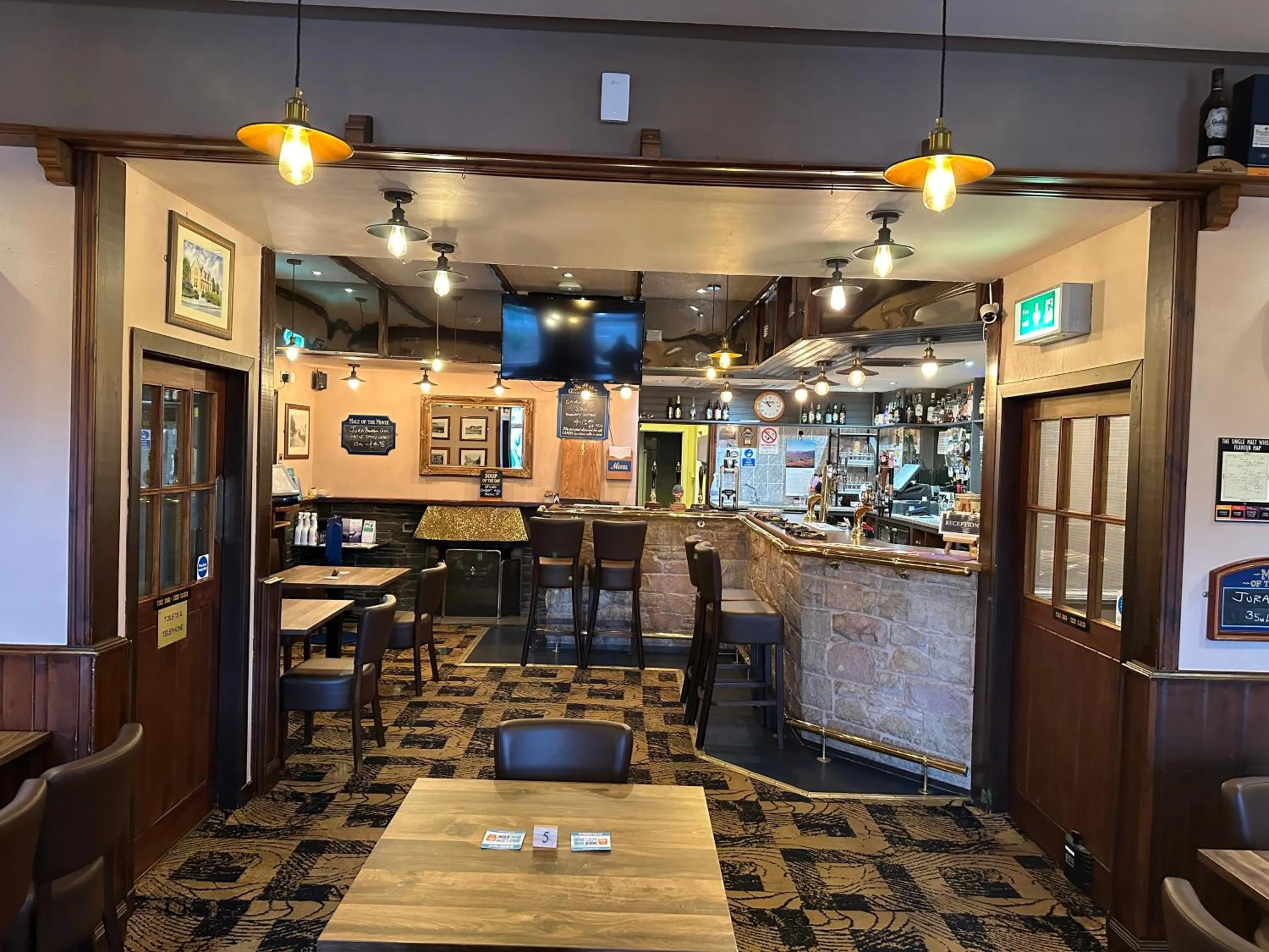 Lounge or bar in The Glen Hotel Newtonmore