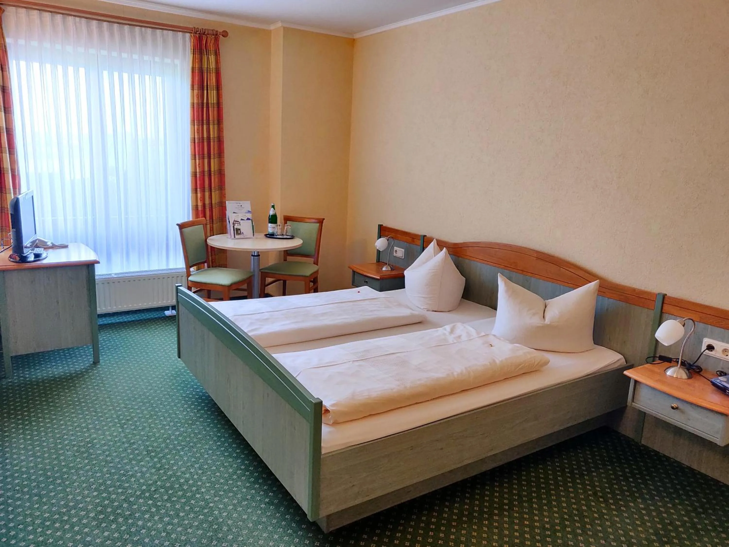 Photo of the whole room, Bed in Hotel Neue Höhe