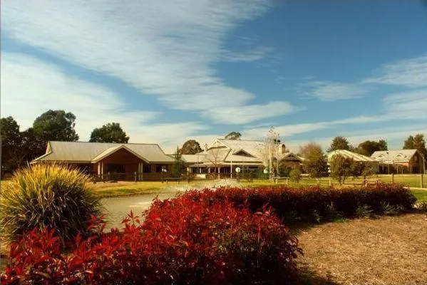 Area and facilities in Potters Apartments