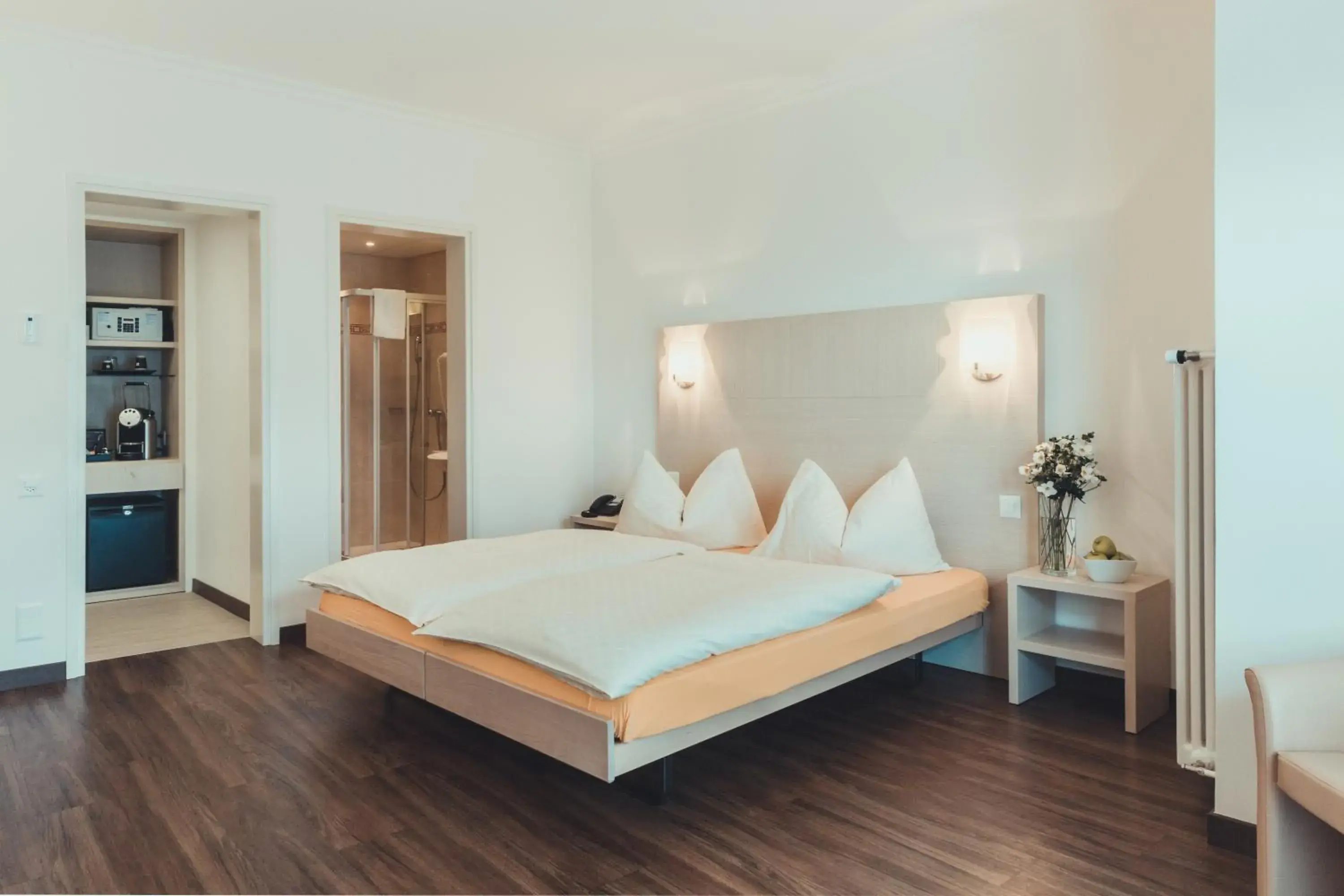 Standard Double Room with Lake View in Hotel Tobler Standard Double Room with Lake View in Hotel Tobler