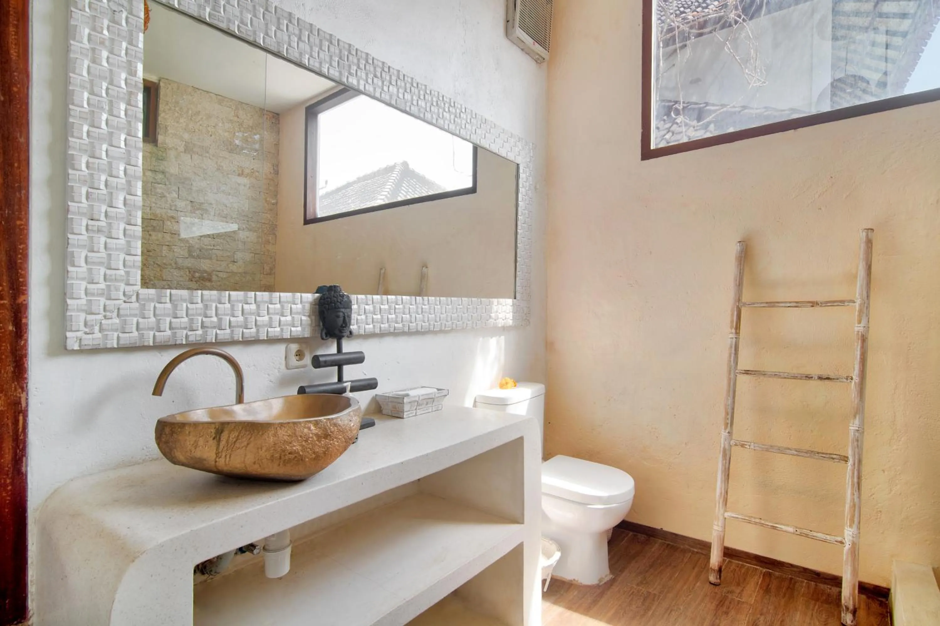 Bathroom in Sannyas Boutique Hotel