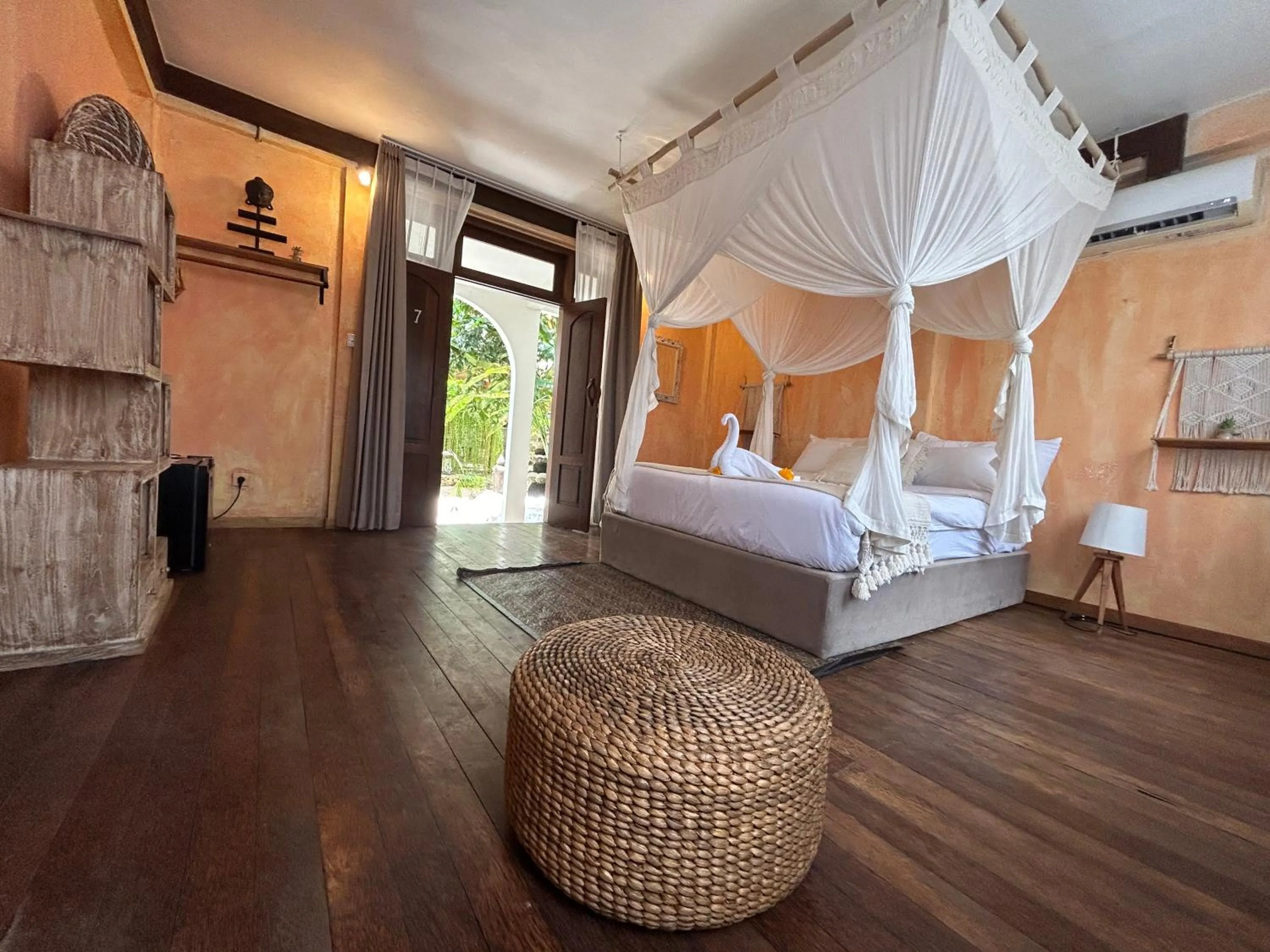 Sannyas Boutique Hotel