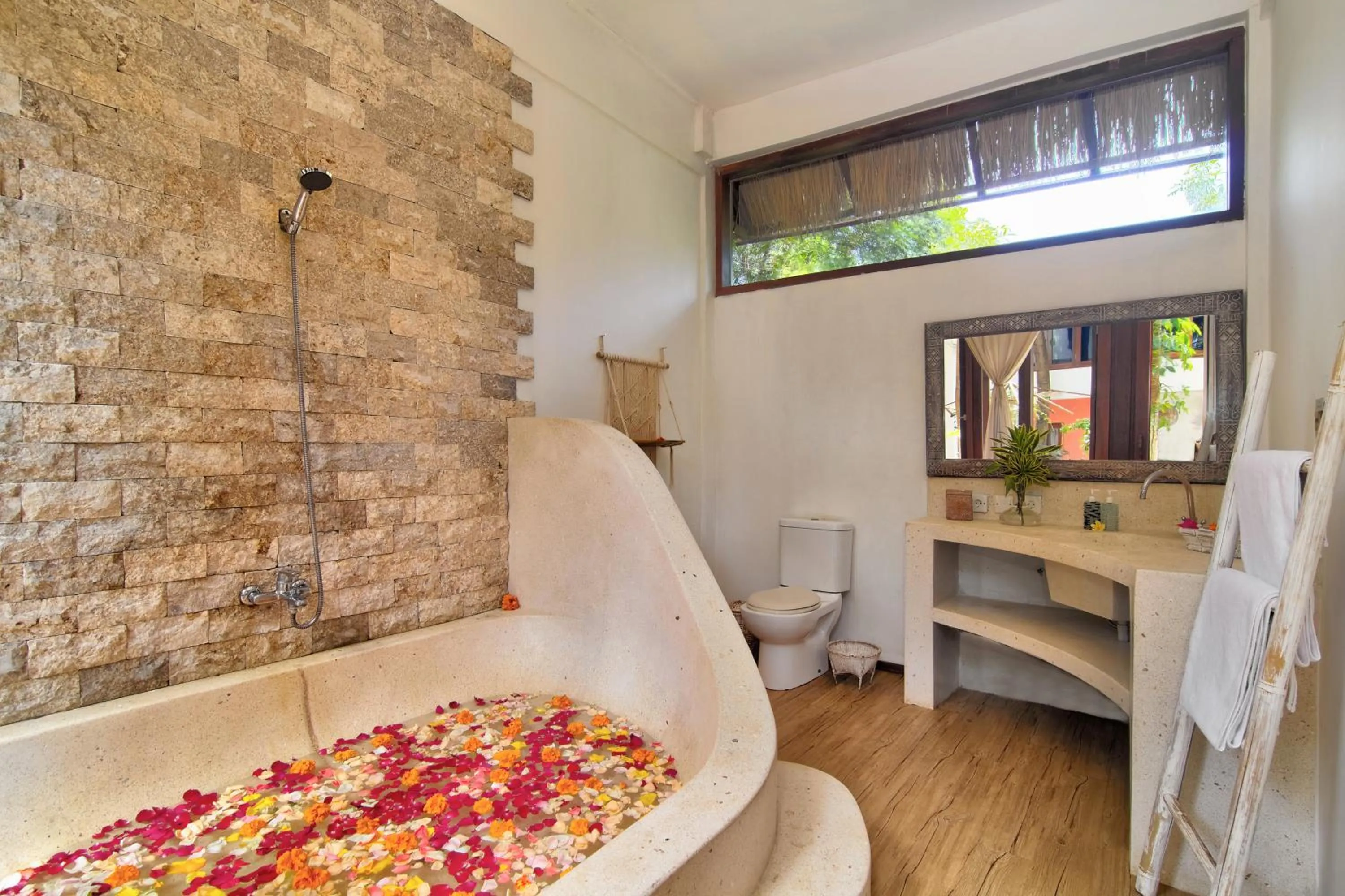 Bathroom in Sannyas Boutique Hotel