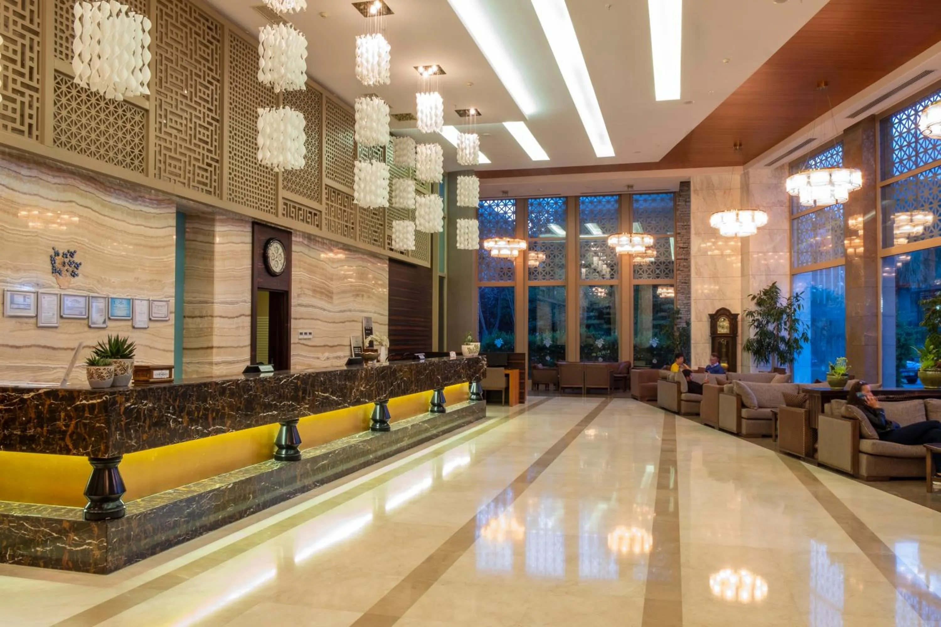 Lobby or reception in Queen's Park Le Jardin