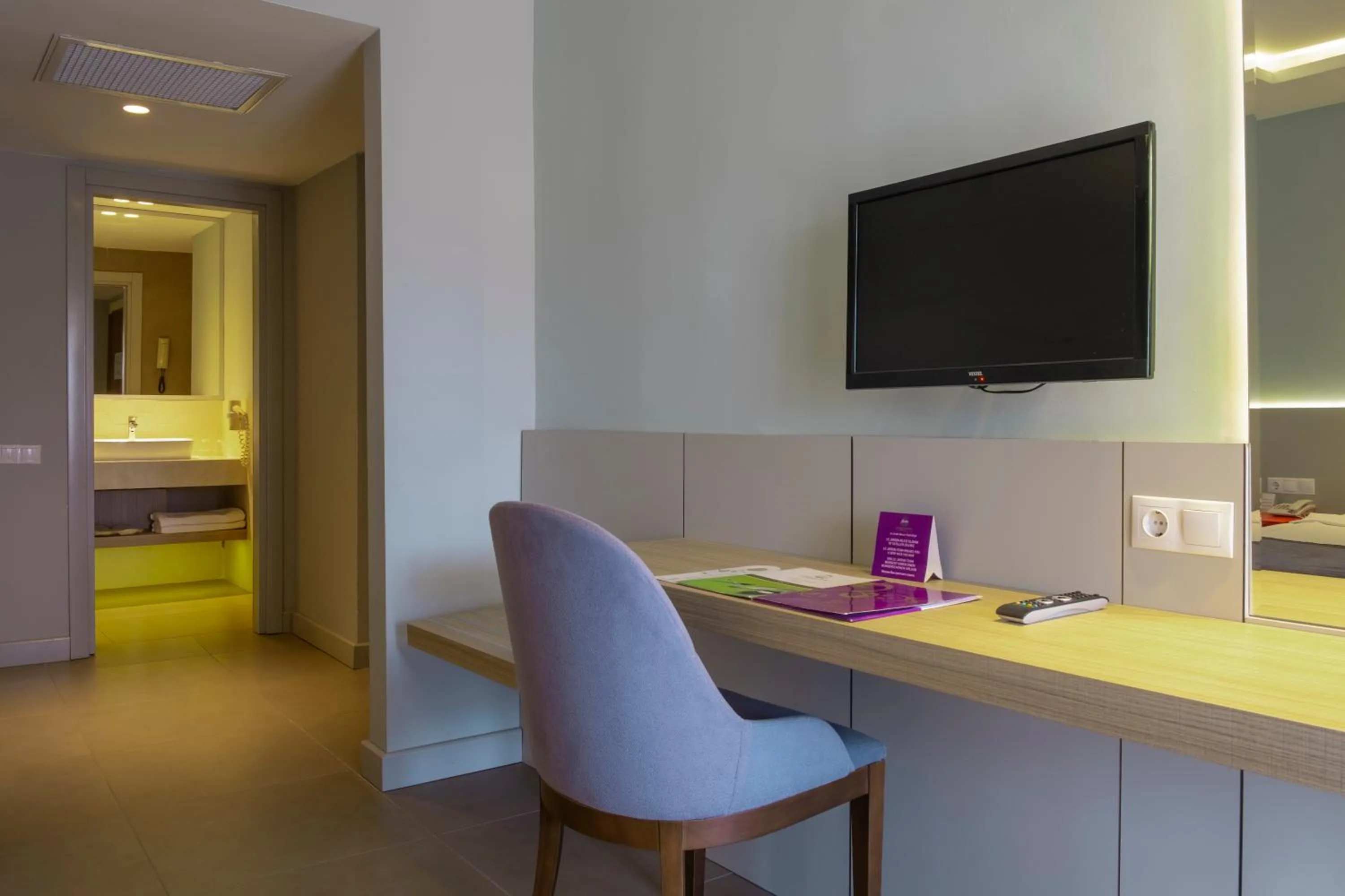 Bed in Queen's Park Le Jardin