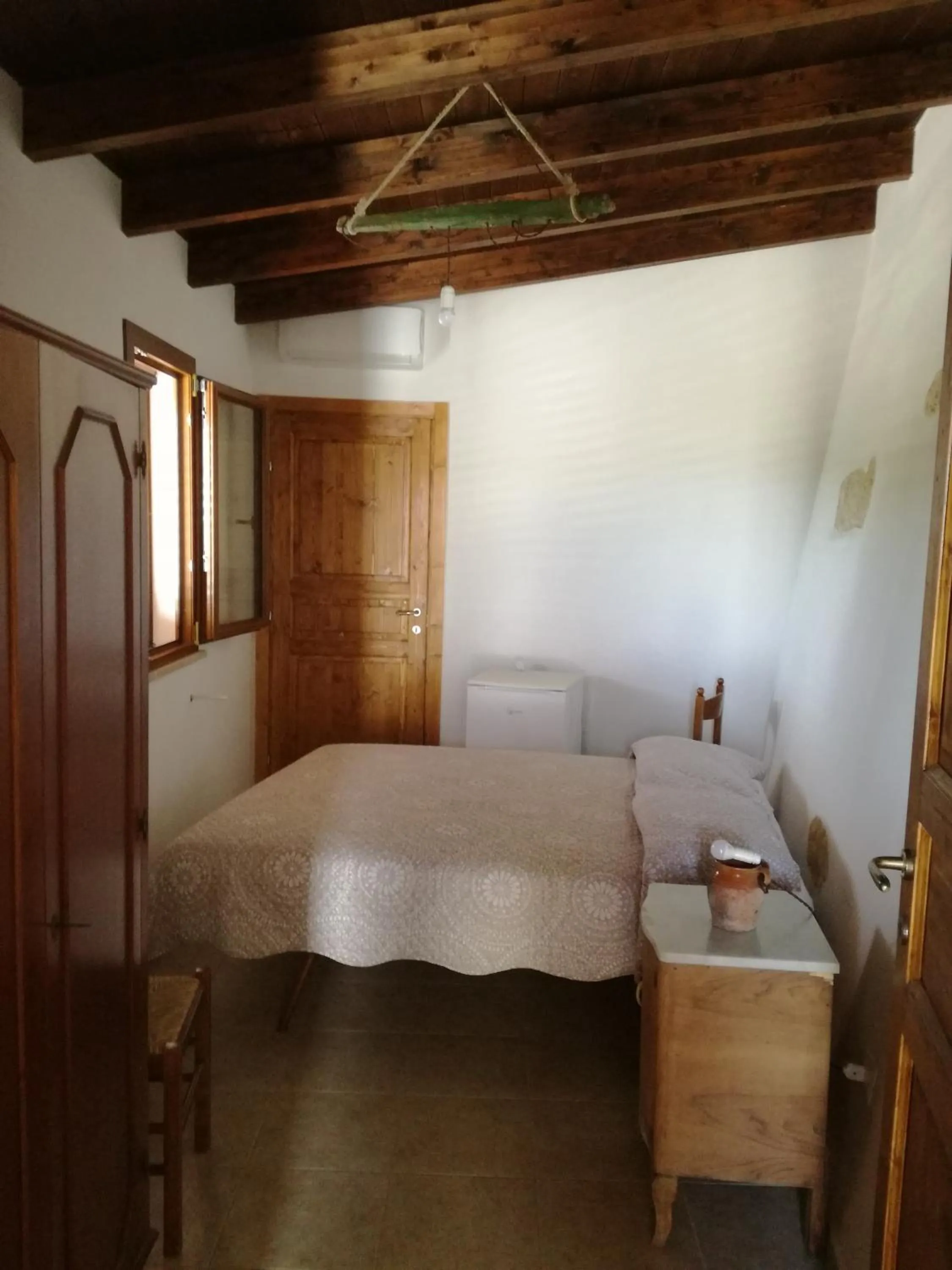 Photo of the whole room, Bed in Lucapannune