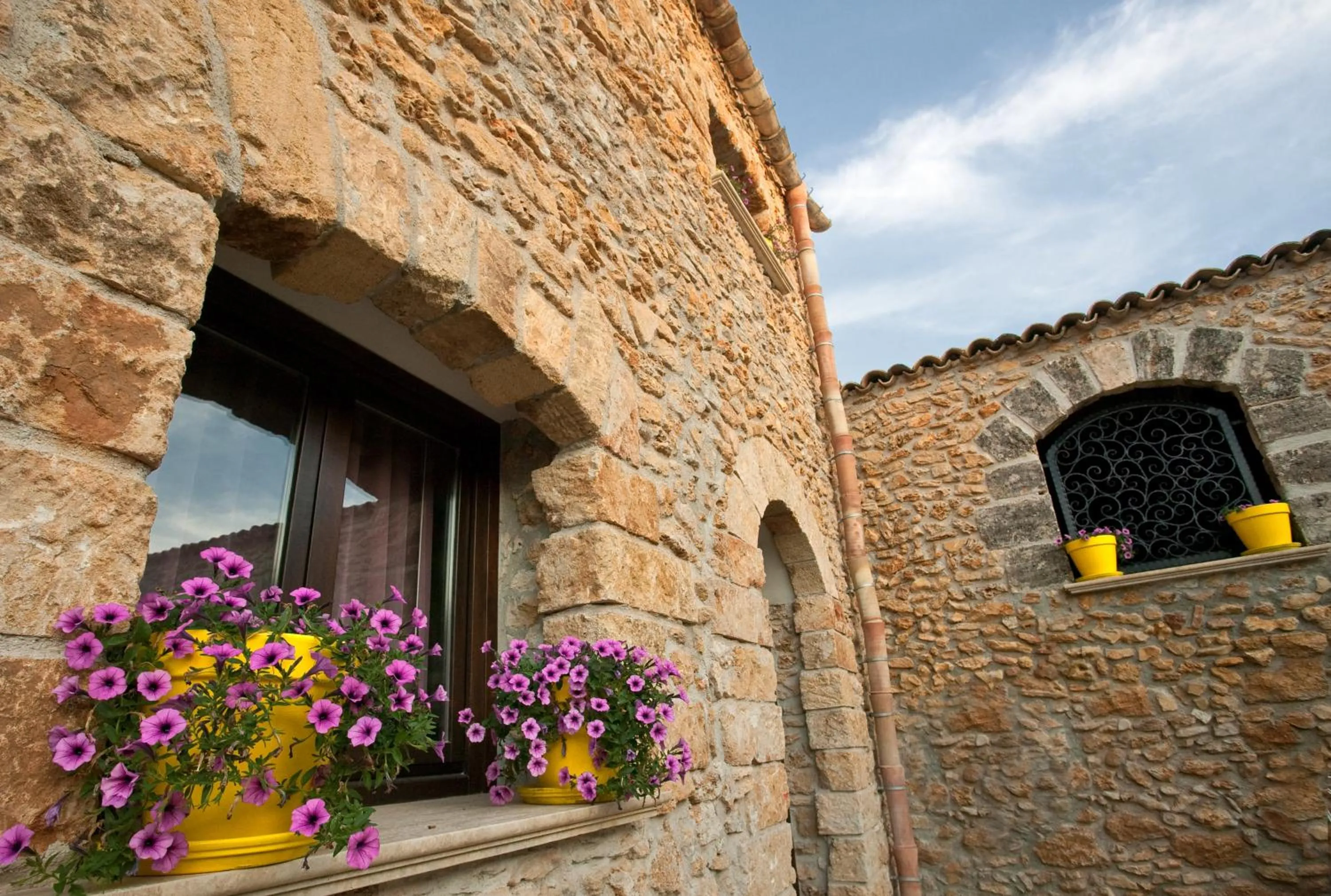 Decorative detail in Borgo degli Angeli Wellness & Resort by Le Dhome Sicily