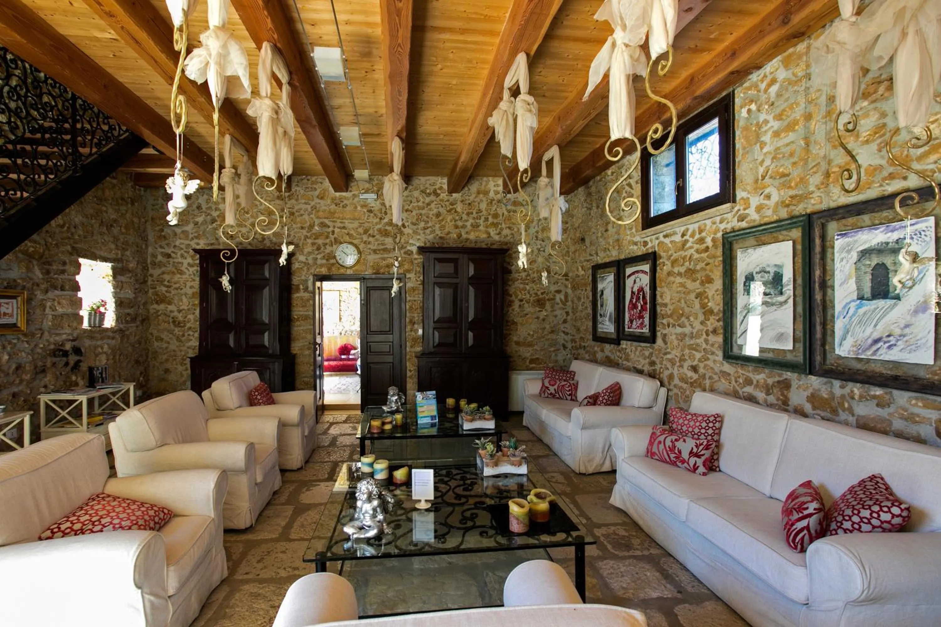 Communal lounge/ TV room in Borgo degli Angeli Wellness & Resort by Le Dhome Sicily