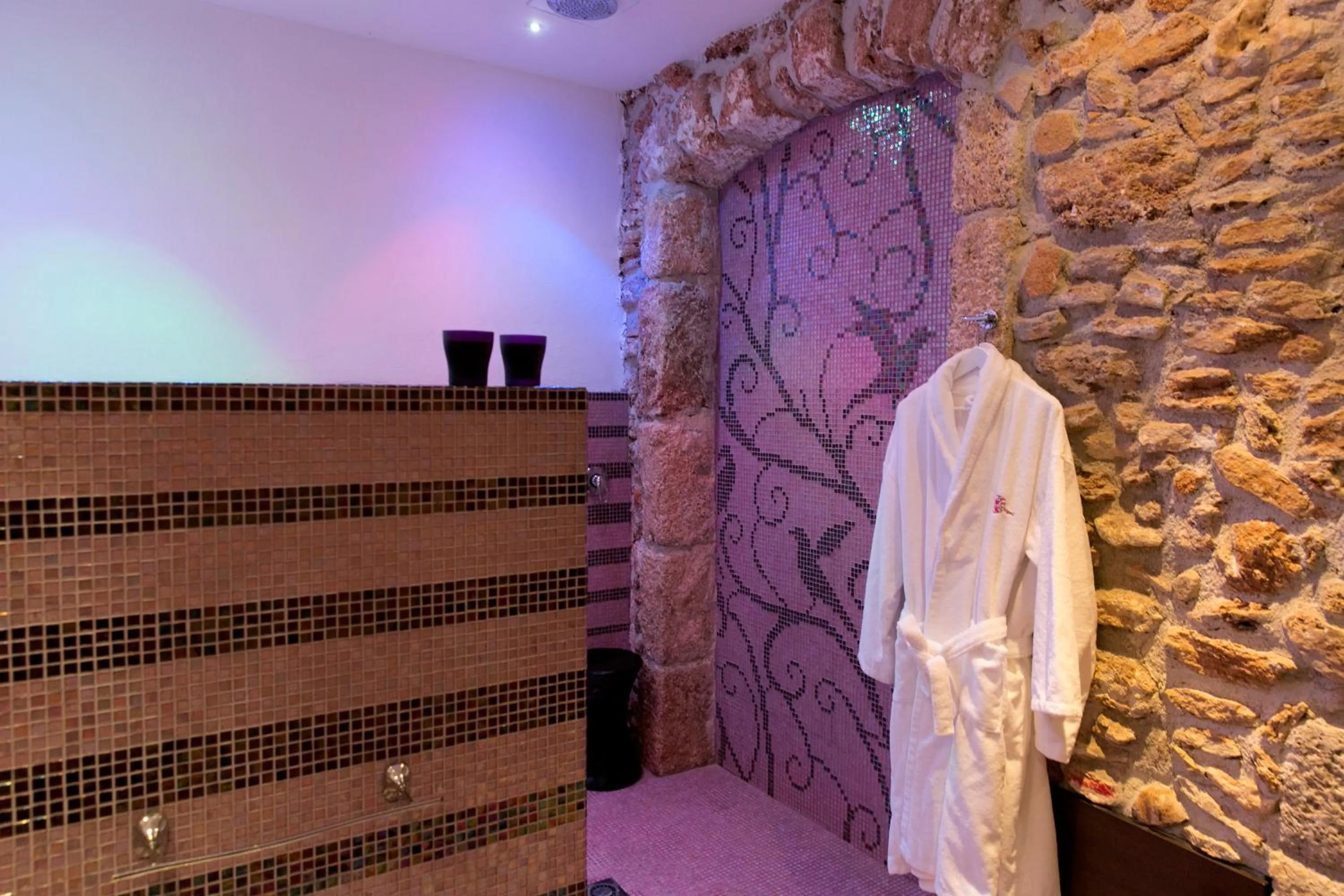 Shower in Borgo degli Angeli Wellness & Resort by Le Dhome Sicily