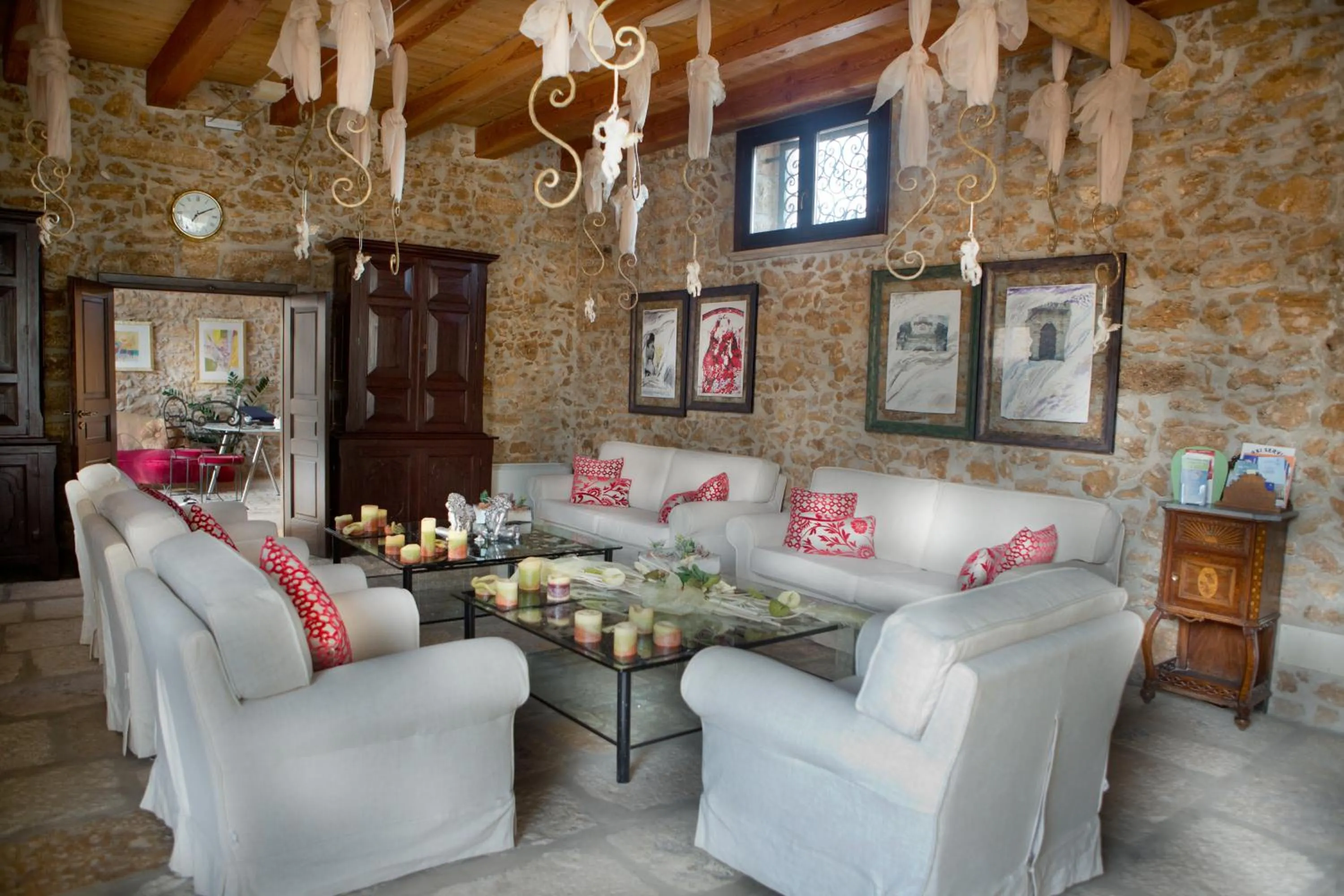Communal lounge/ TV room in Borgo degli Angeli Wellness & Resort by Le Dhome Sicily