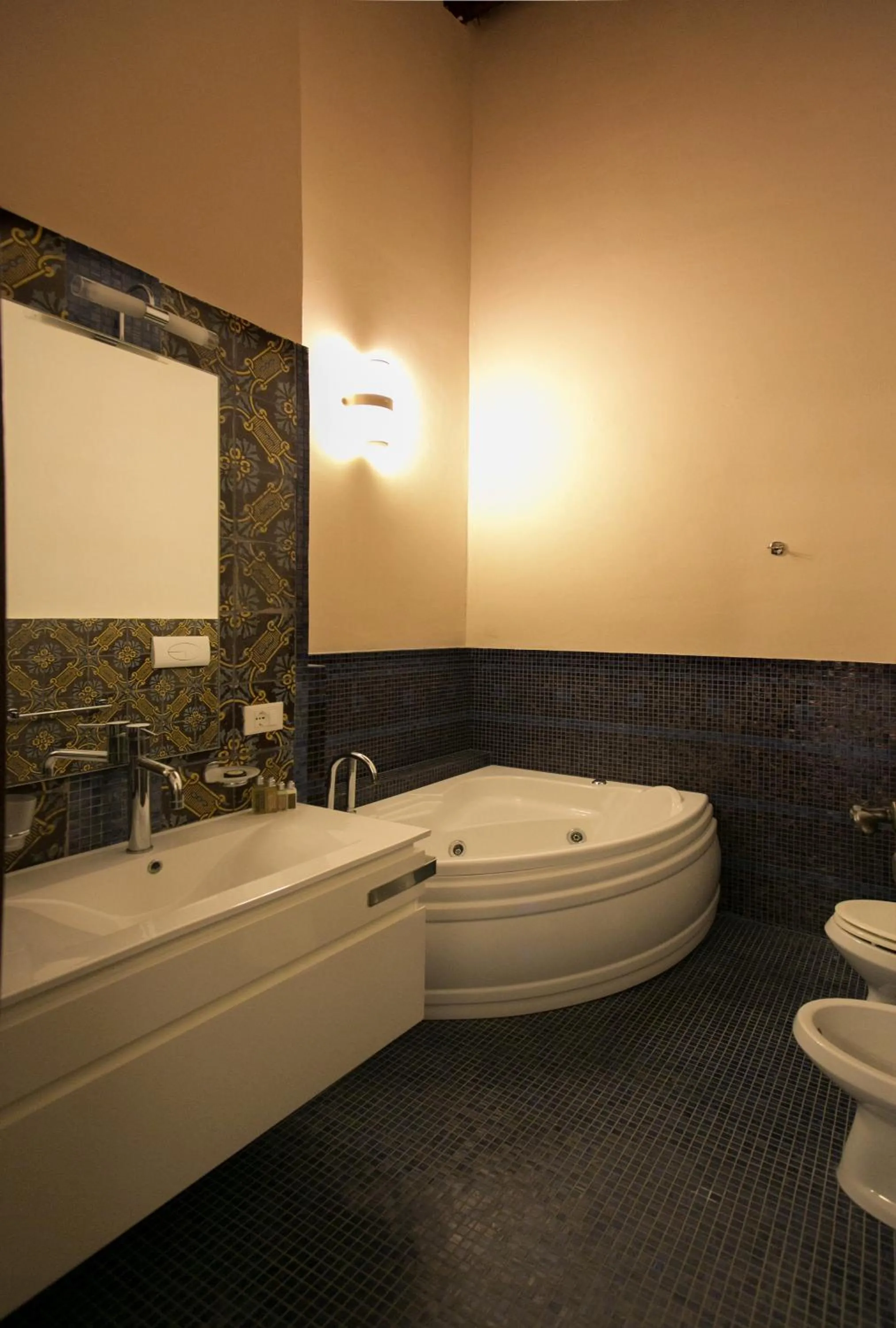 Hot Tub in Borgo degli Angeli Wellness & Resort by Le Dhome Sicily