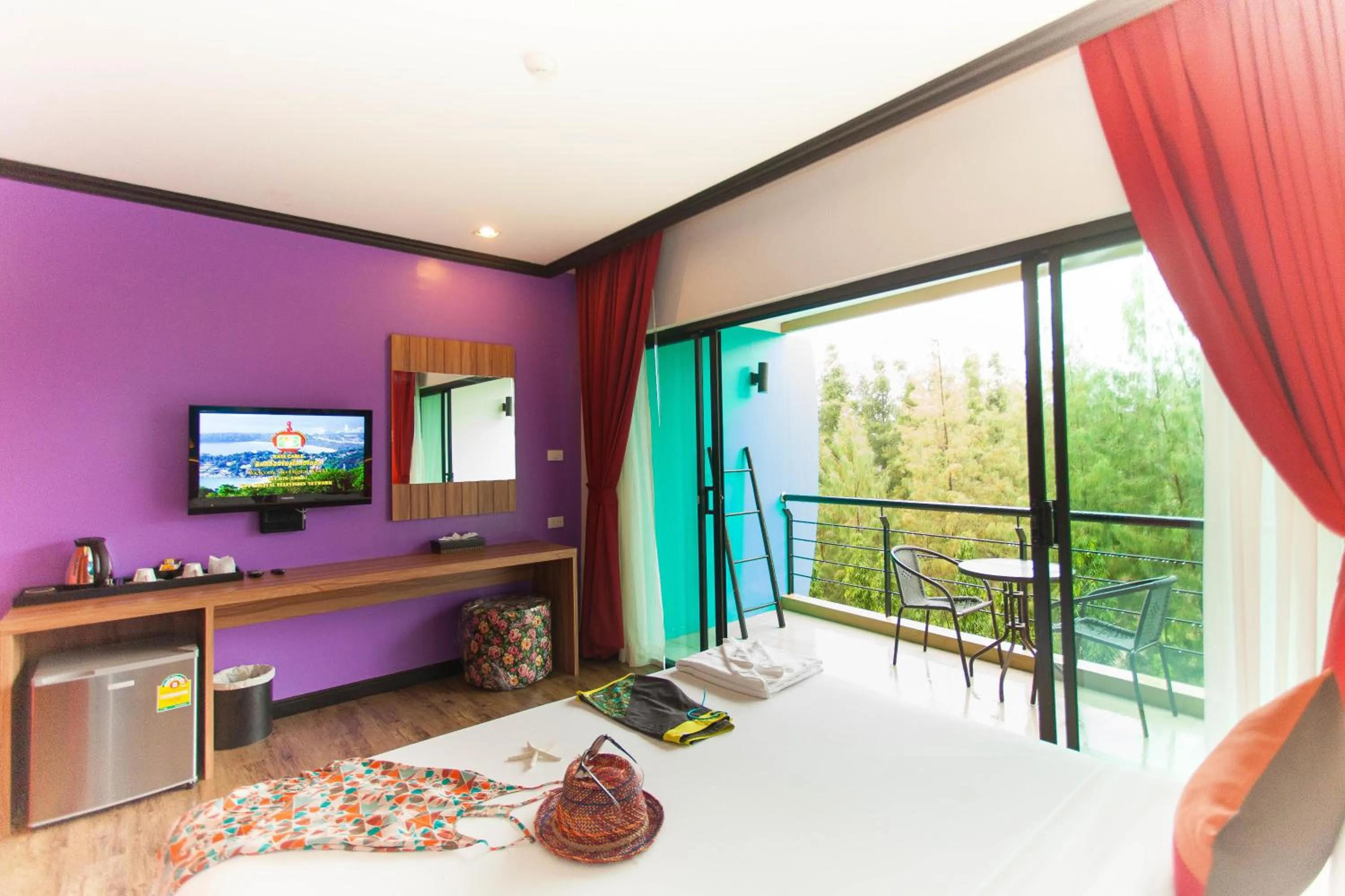 TV and multimedia in Must Sea Hotel - SHA Hotel