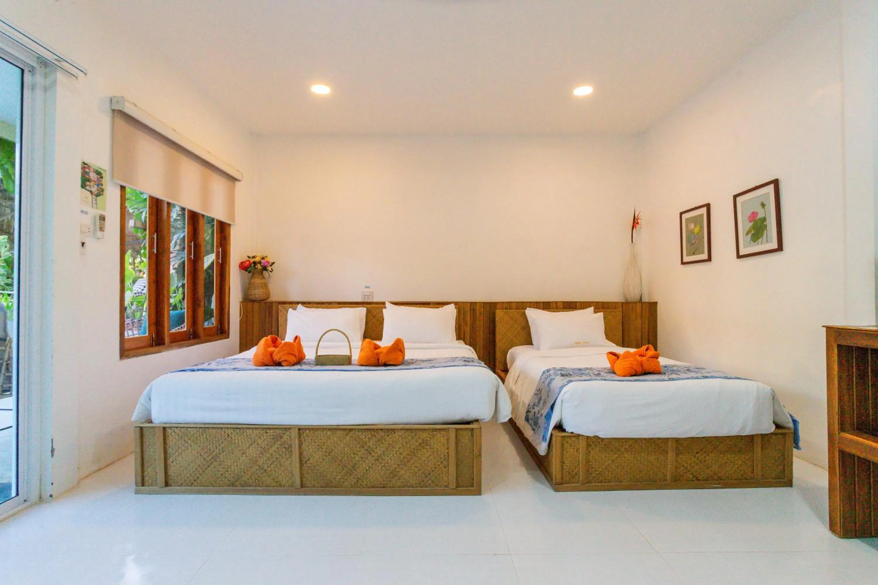 Bedroom, Bed in Varni Homestay