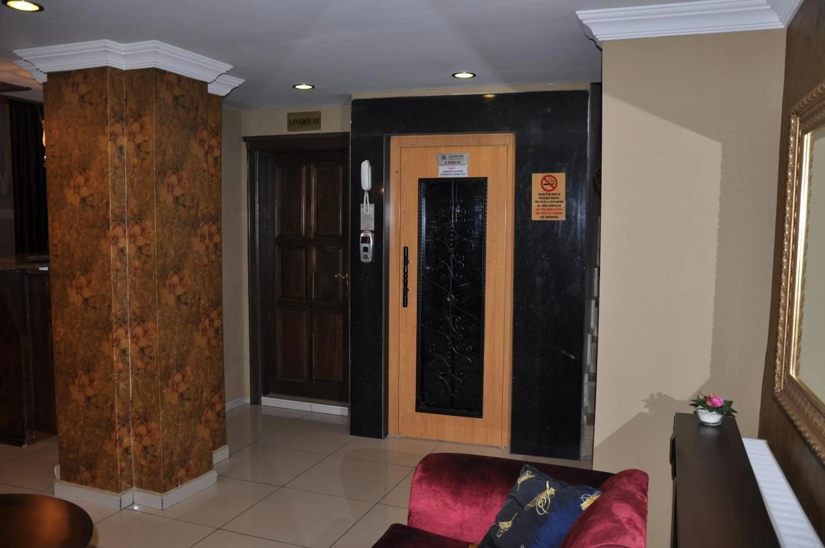 Decorative detail in Tahir Aga Konagi Hotel