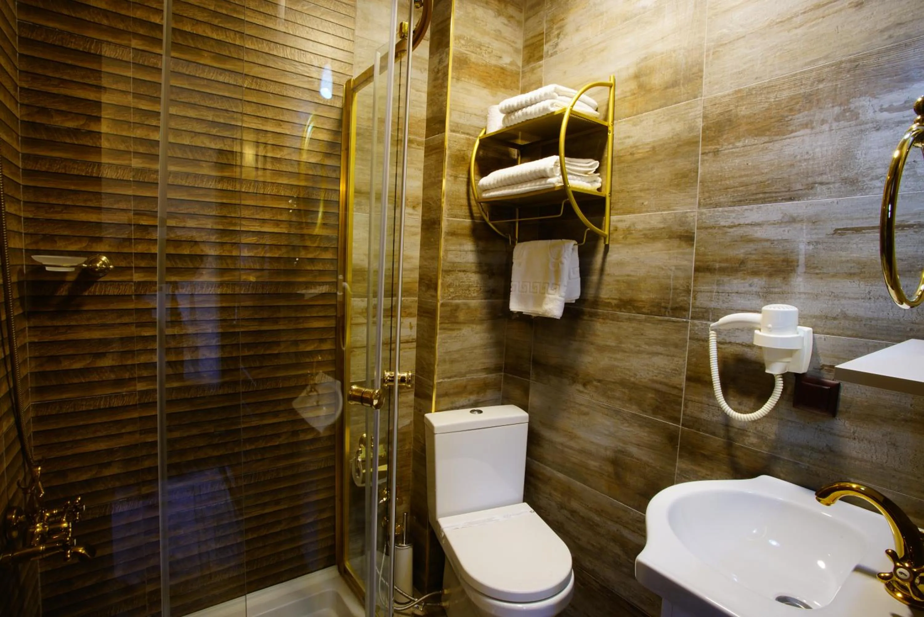 Bathroom in Tahir Aga Konagi Hotel