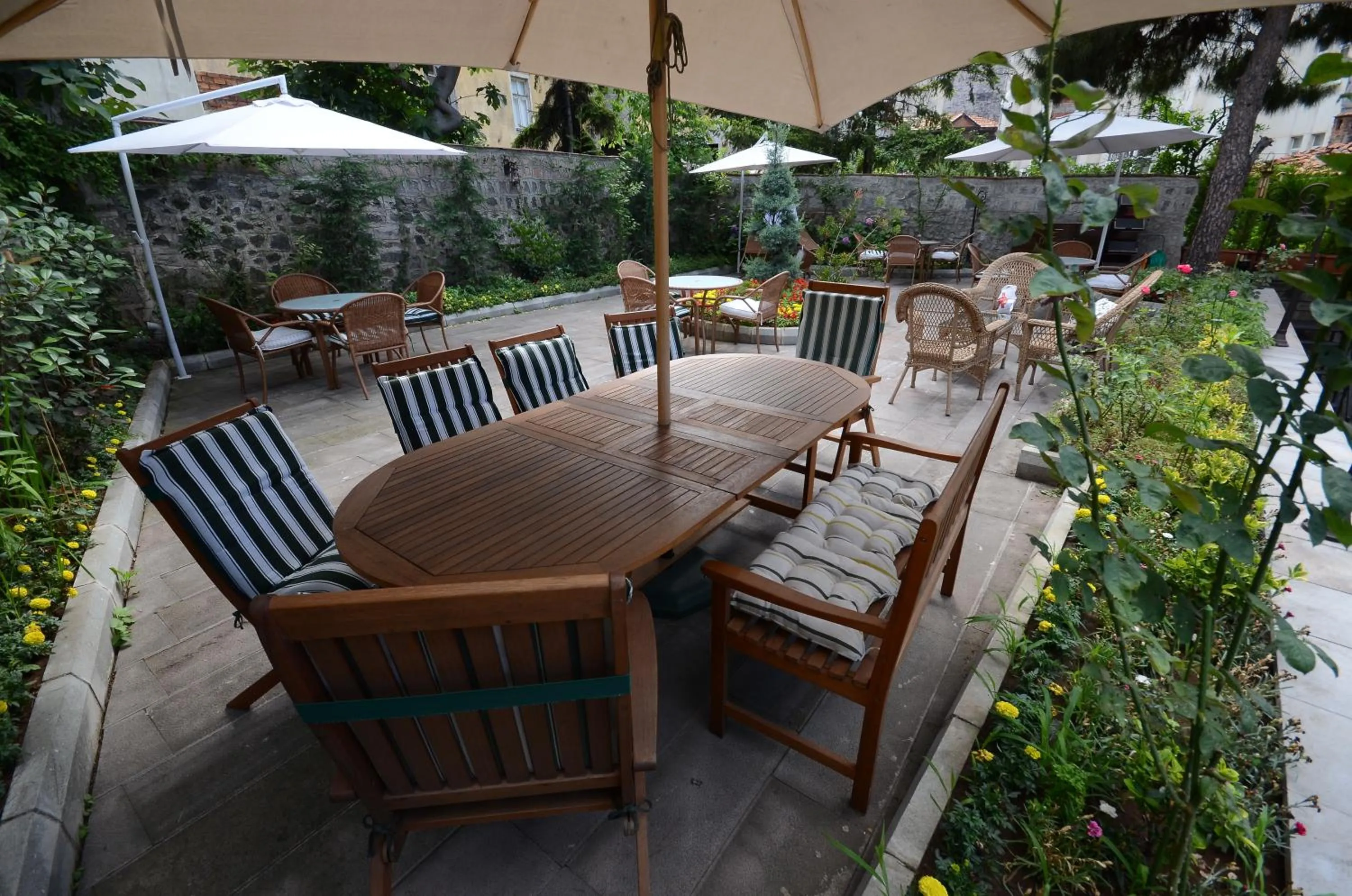 Garden in Tahir Aga Konagi Hotel