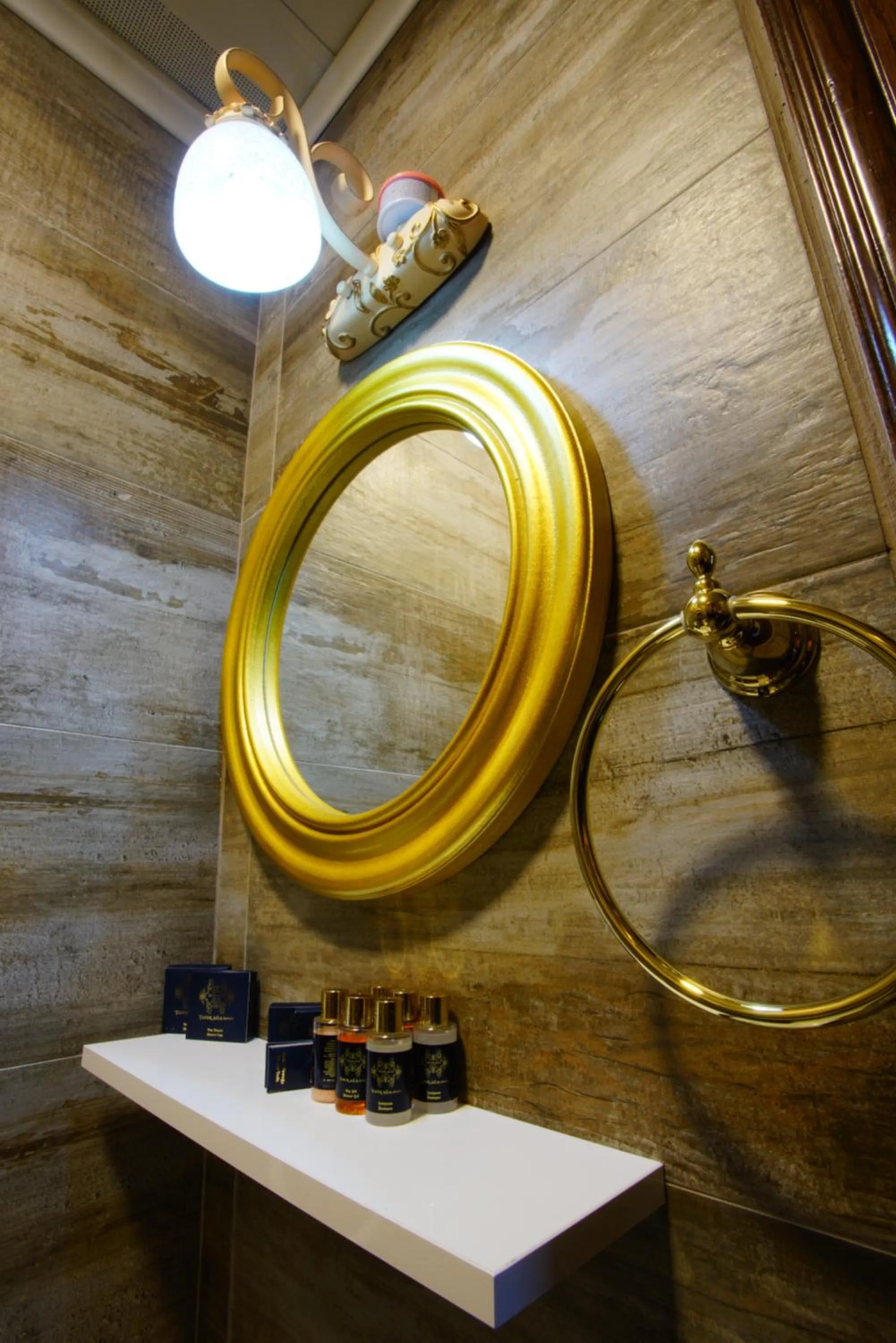 Bathroom in Tahir Aga Konagi Hotel