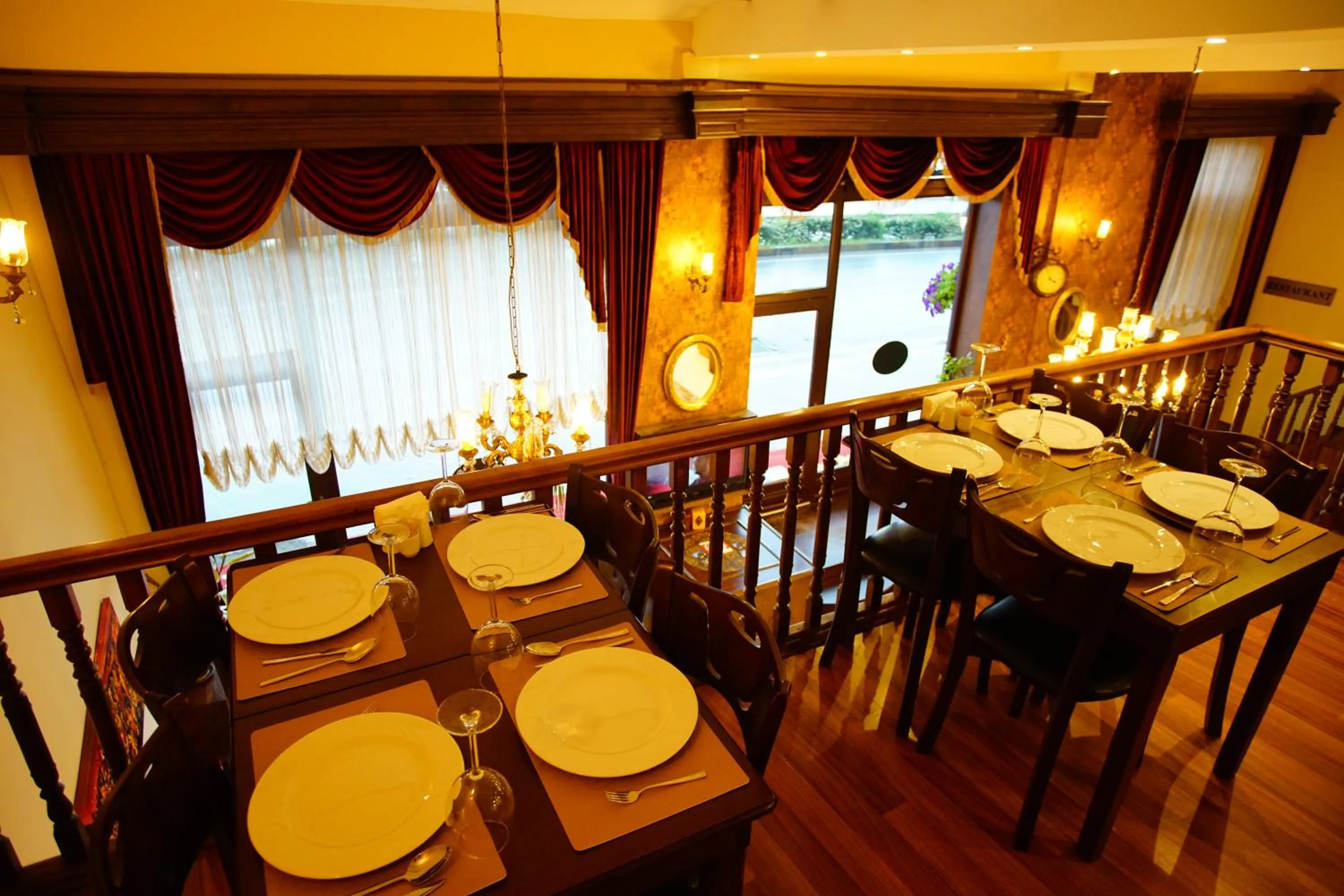 Restaurant/places to eat in Tahir Aga Konagi Hotel