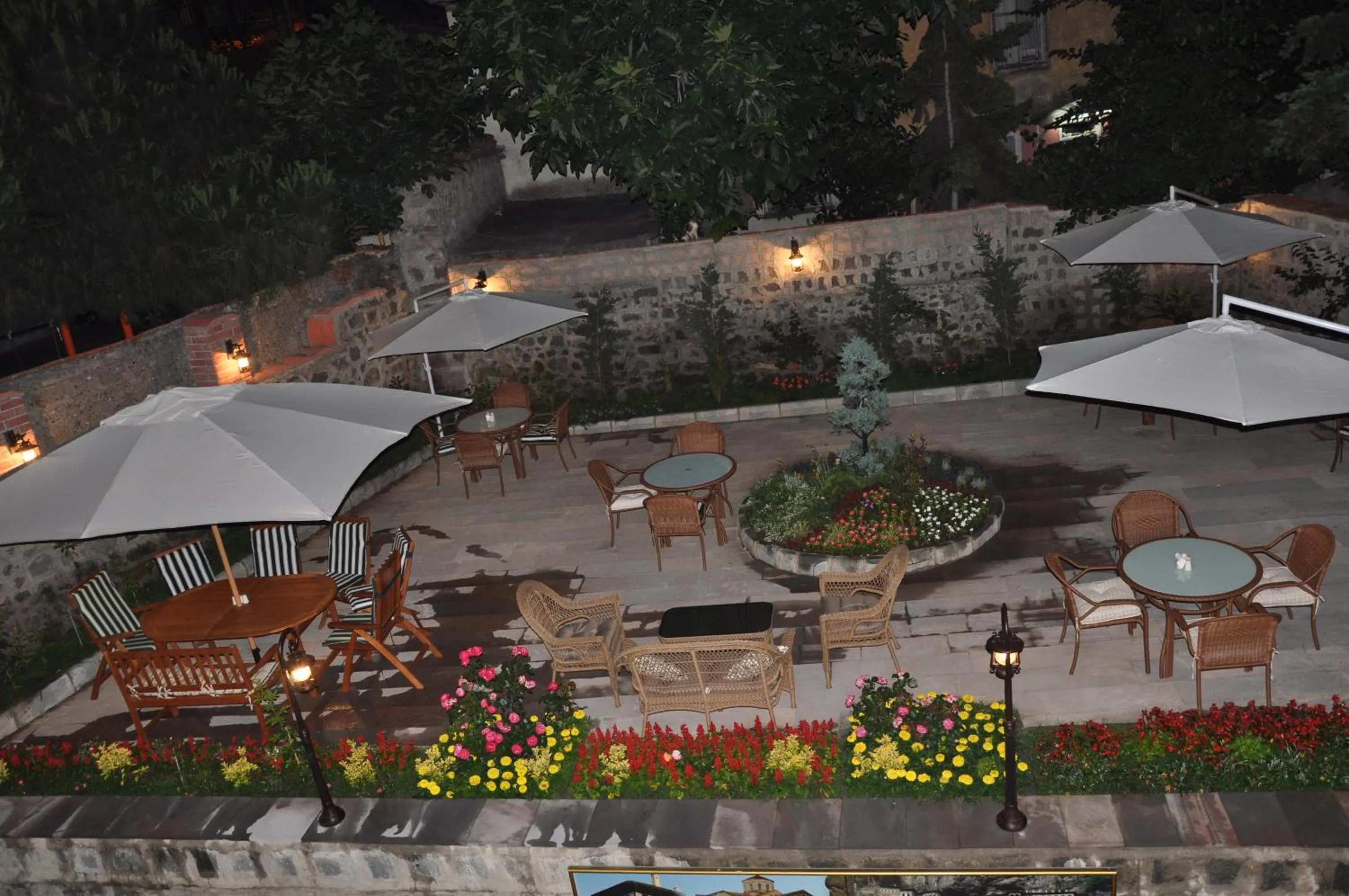 Garden in Tahir Aga Konagi Hotel