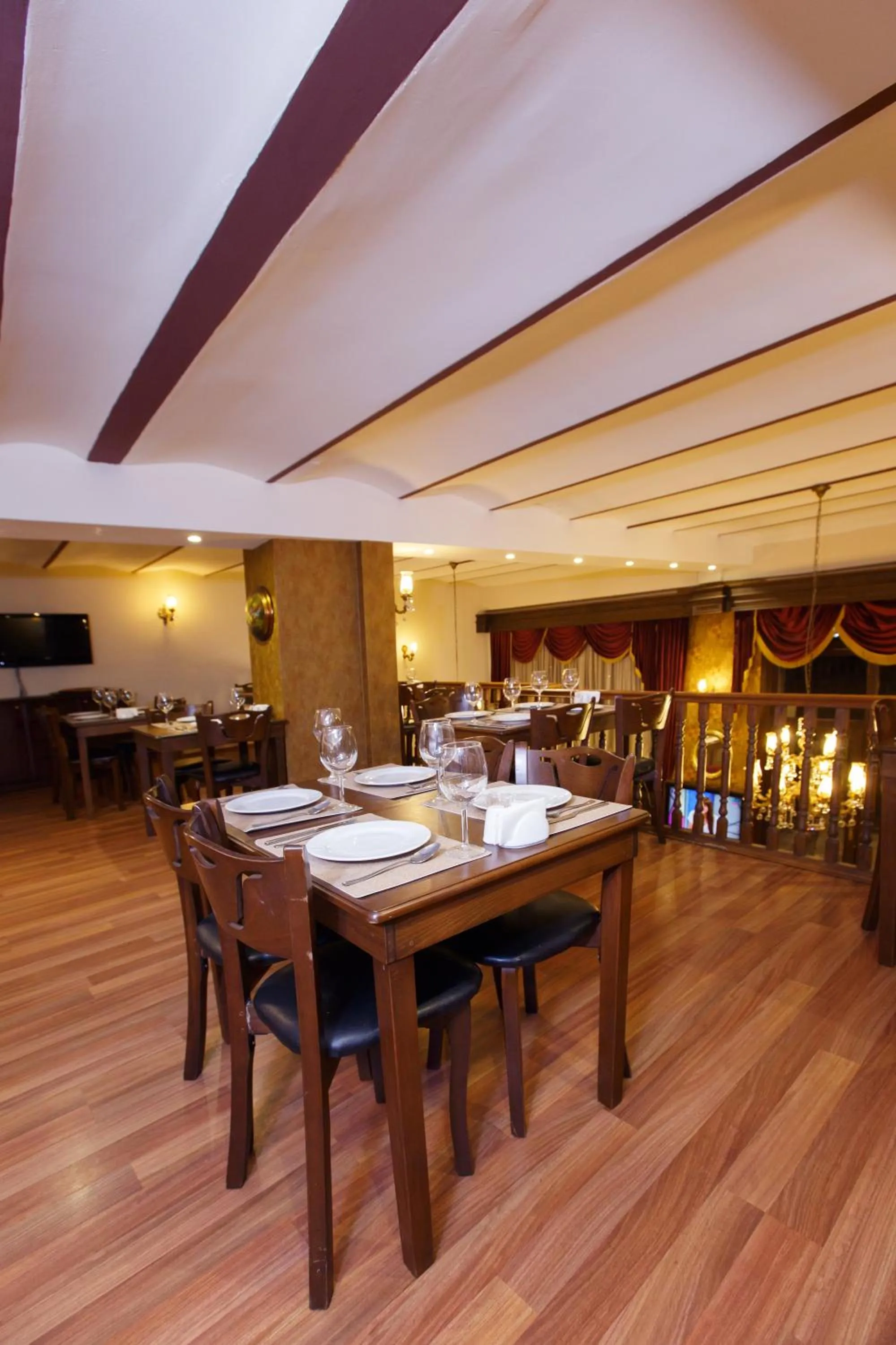 Restaurant/places to eat in Tahir Aga Konagi Hotel
