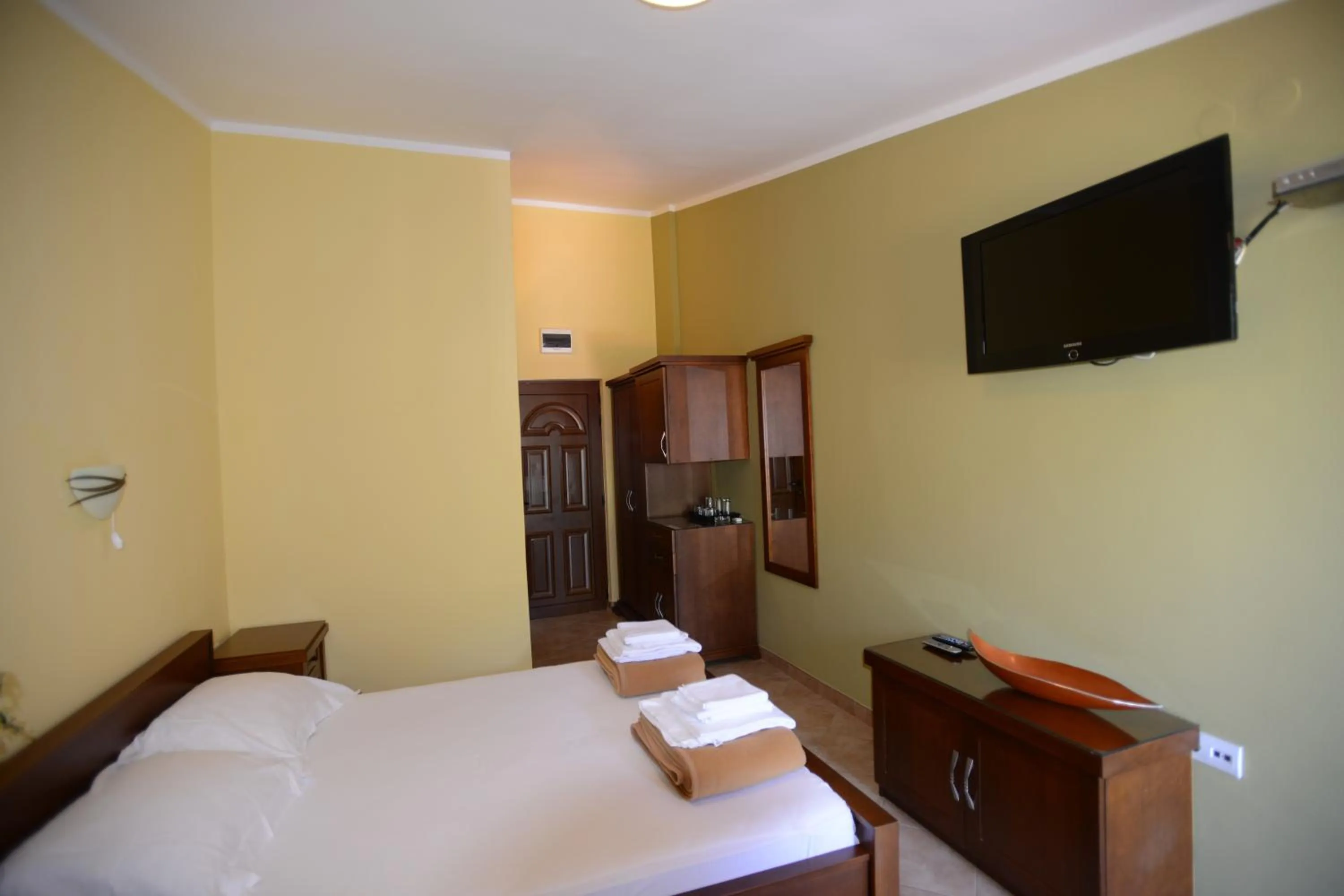 Photo of the whole room in ROOMS & APARTMENTS DOBROTSKI DVORI