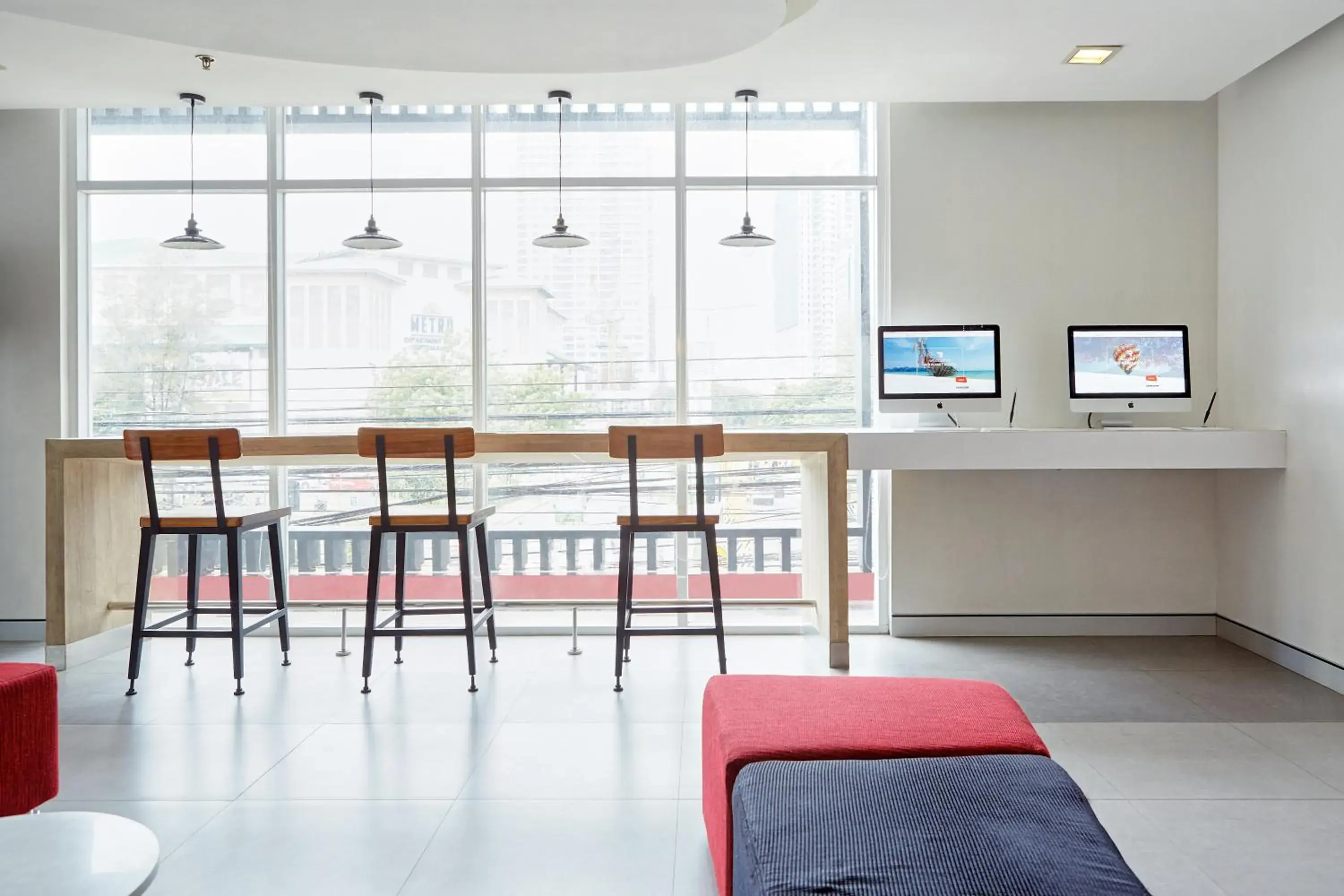 Lobby or reception in Red Planet Cebu Lobby or reception in Red Planet Cebu