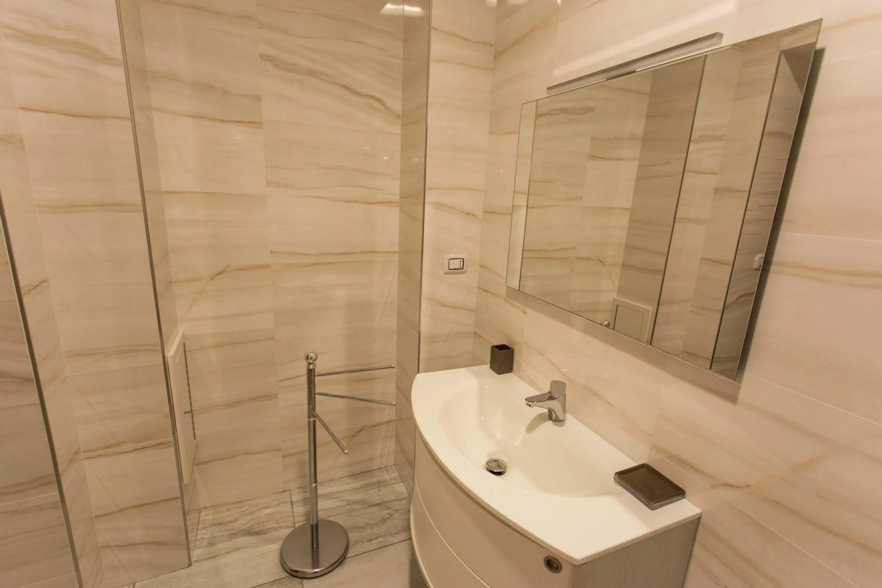 Bathroom in Le Affacciate Bruzie Home Guest House