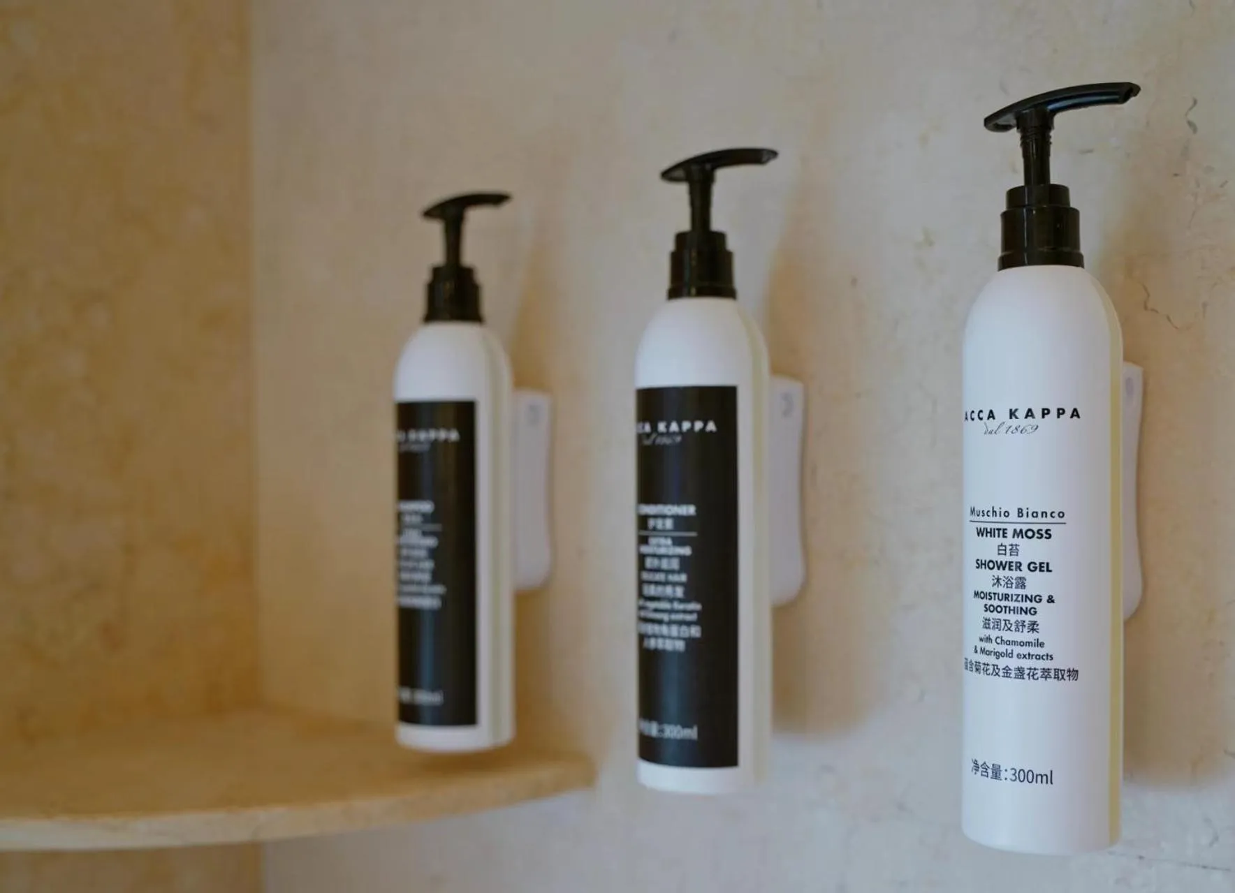 Bathroom in Chengdu Tibetan Hotel