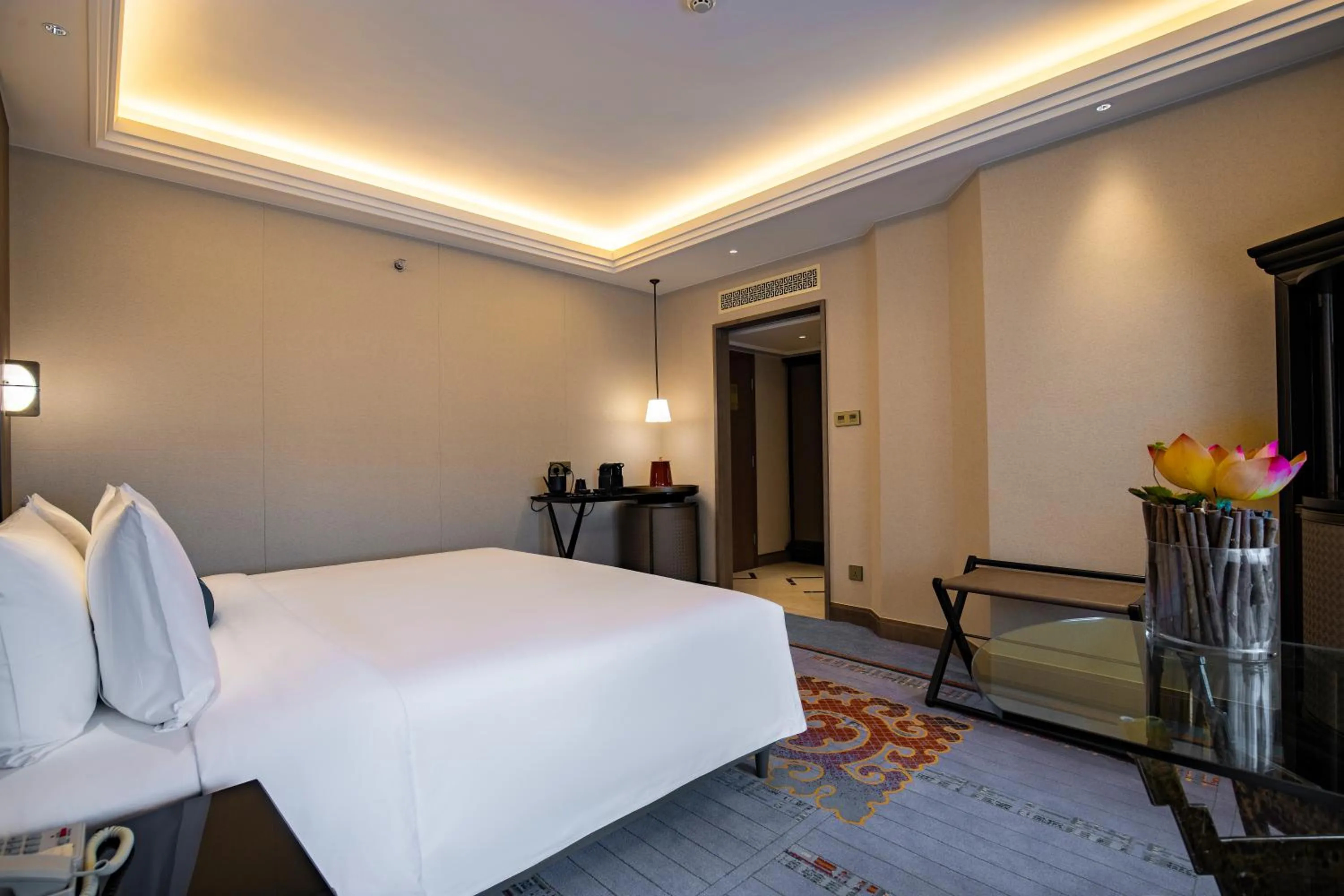 Bed in Chengdu Tibetan Hotel