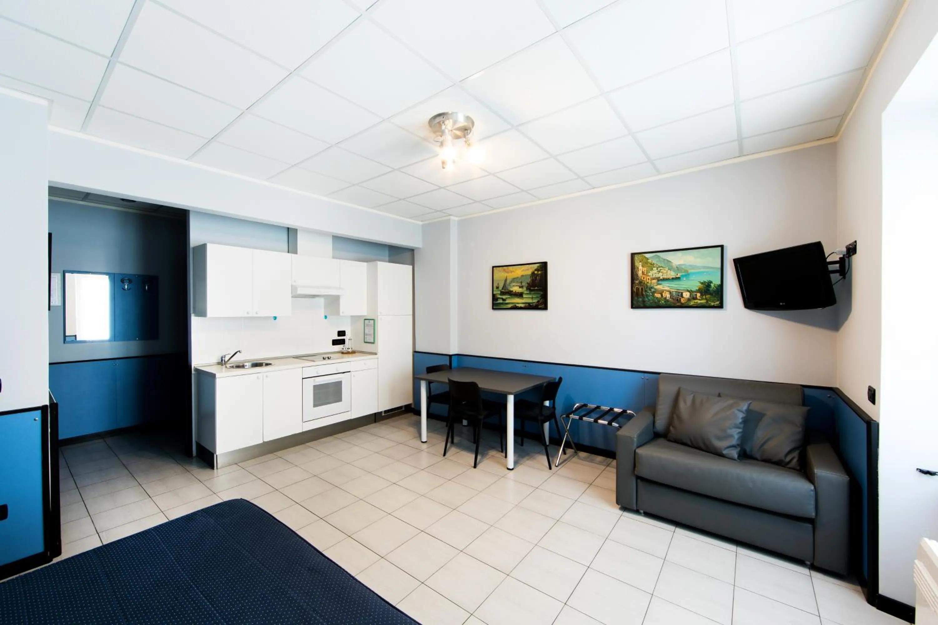 Photo of the whole room in Hotel Tirreno