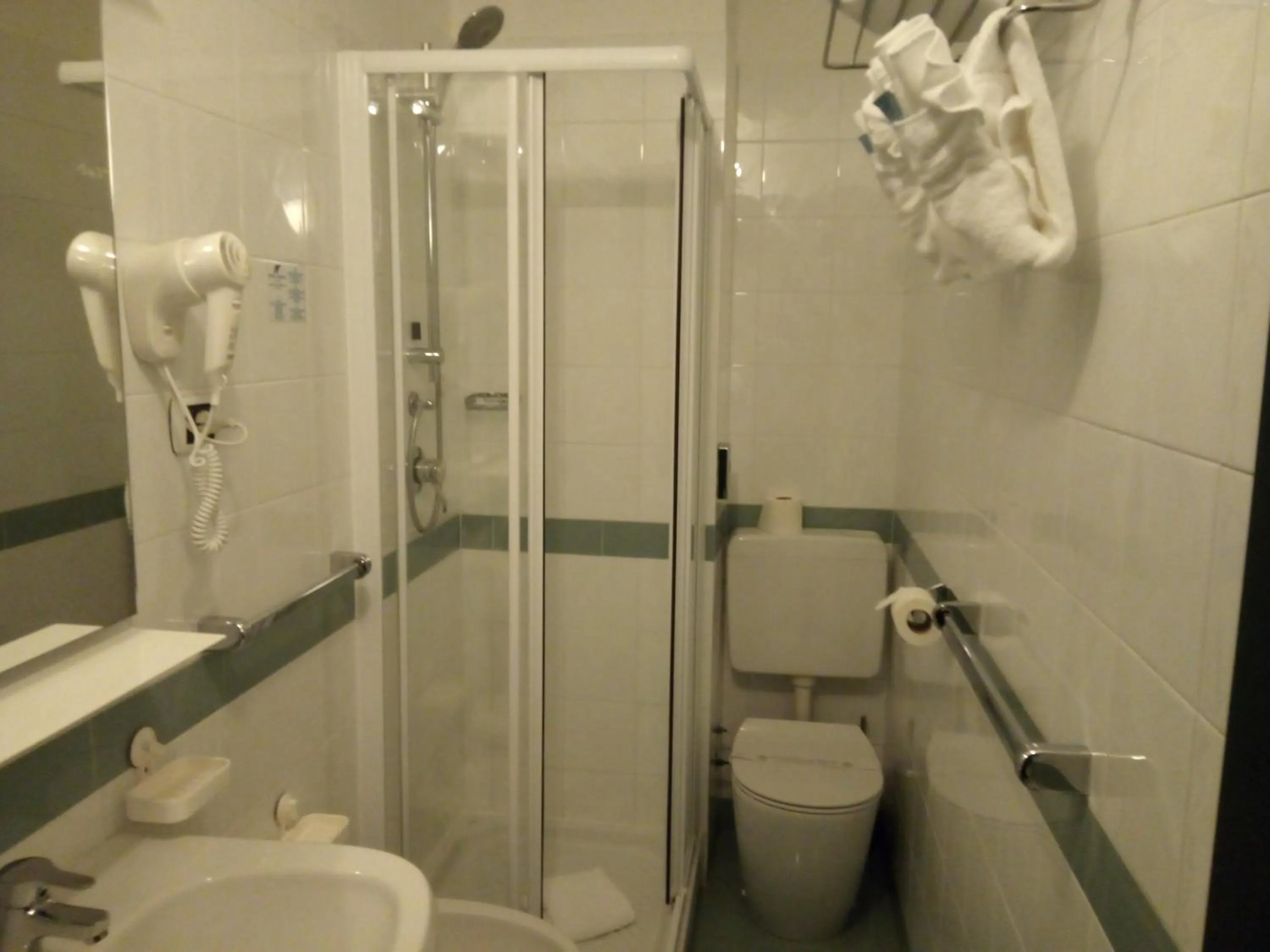 Bathroom in Hotel Tirreno